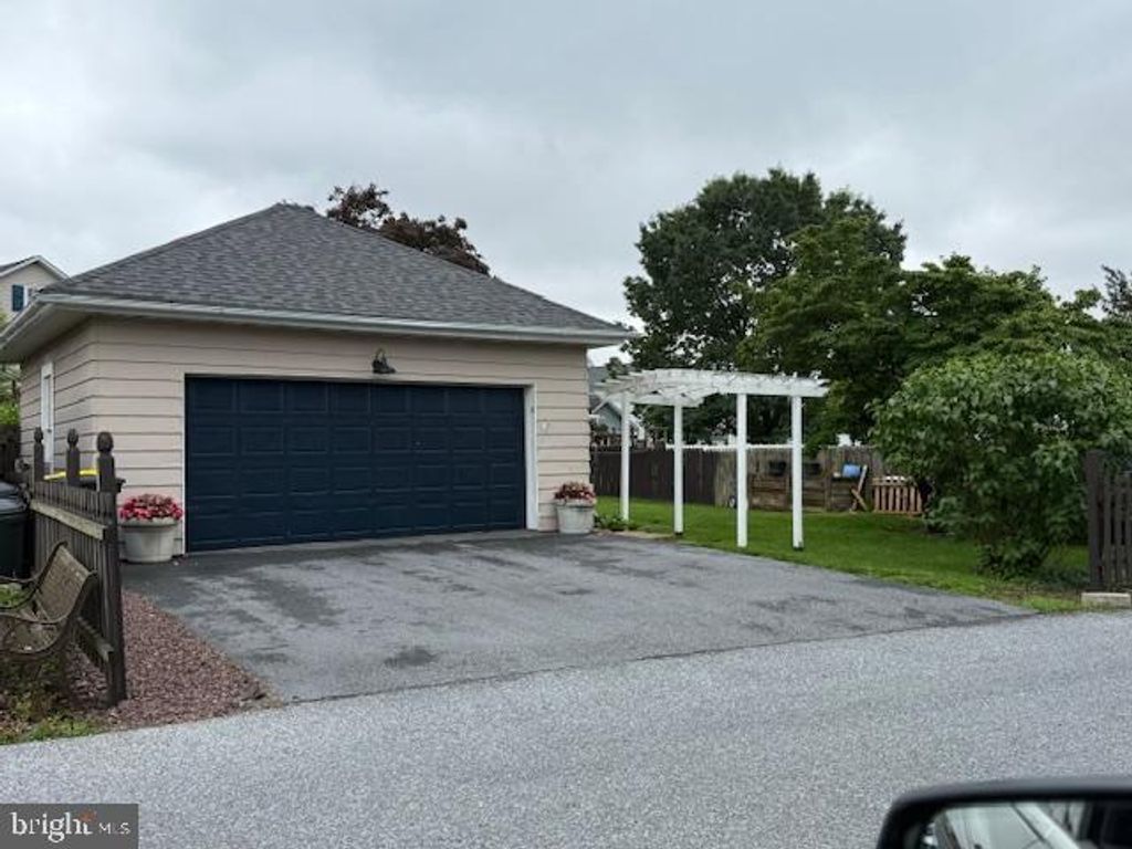 Photo of 18 S 9th Street, AKRON, PA 17501 (MLS # PALA2070738)