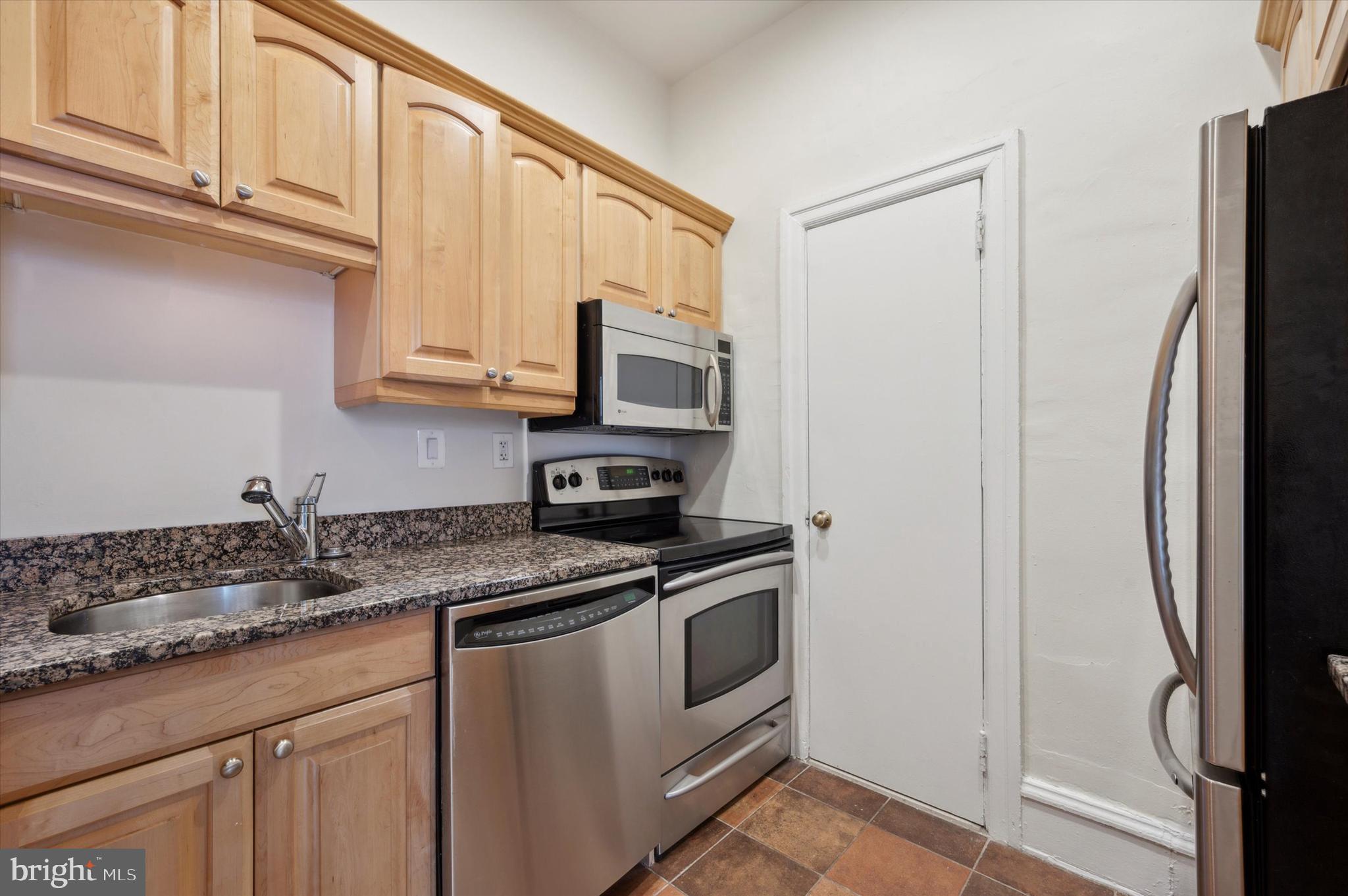 WASHINGTON SQ WEST - Residential