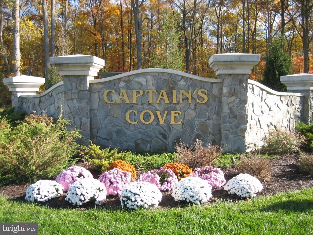 CAPTAIN'S COVE - Residential