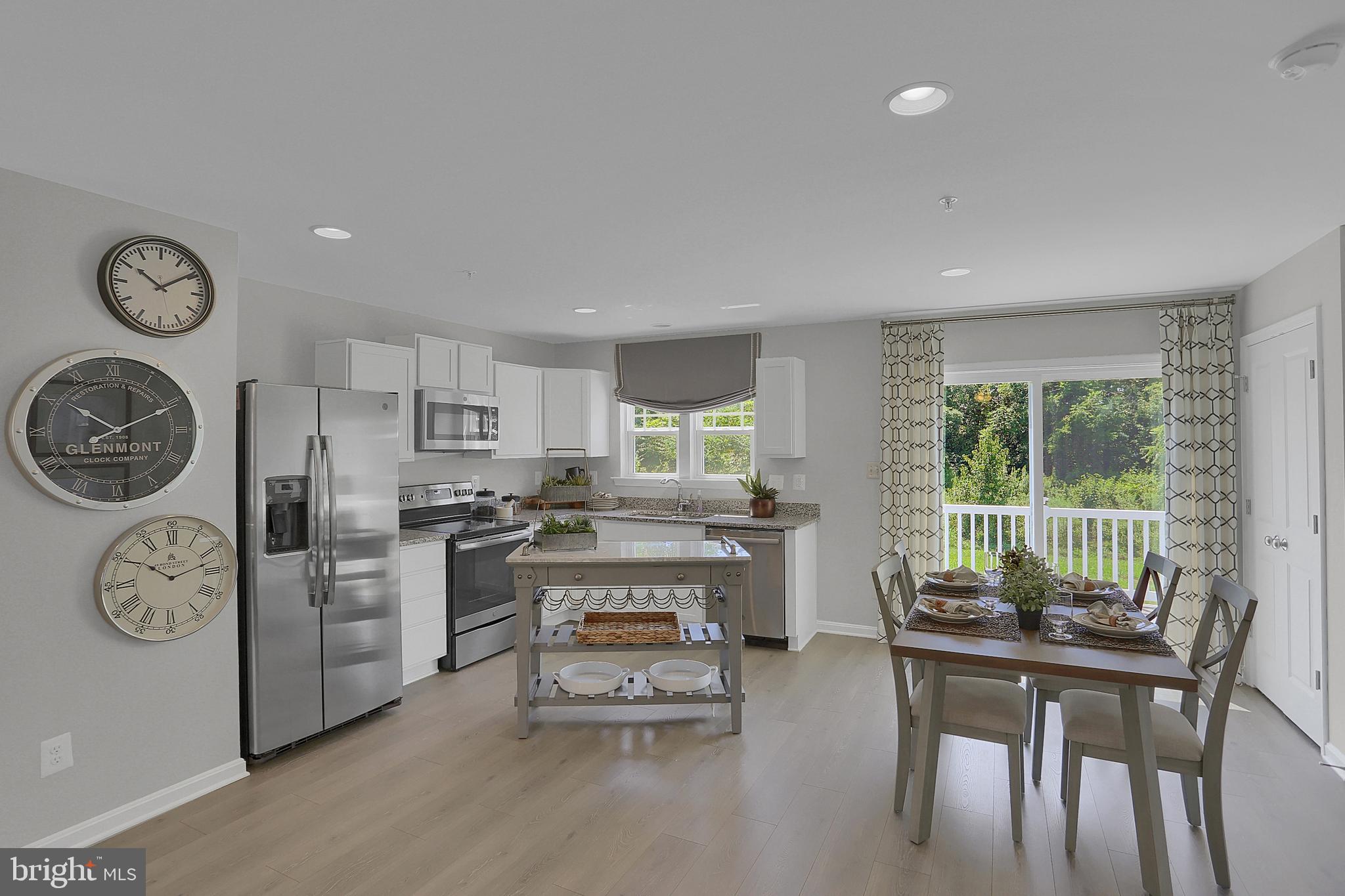 CAPTAIN'S COVE - Residential