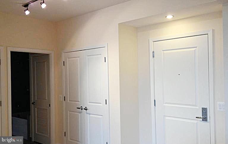 HAWTHORN - Residential Lease