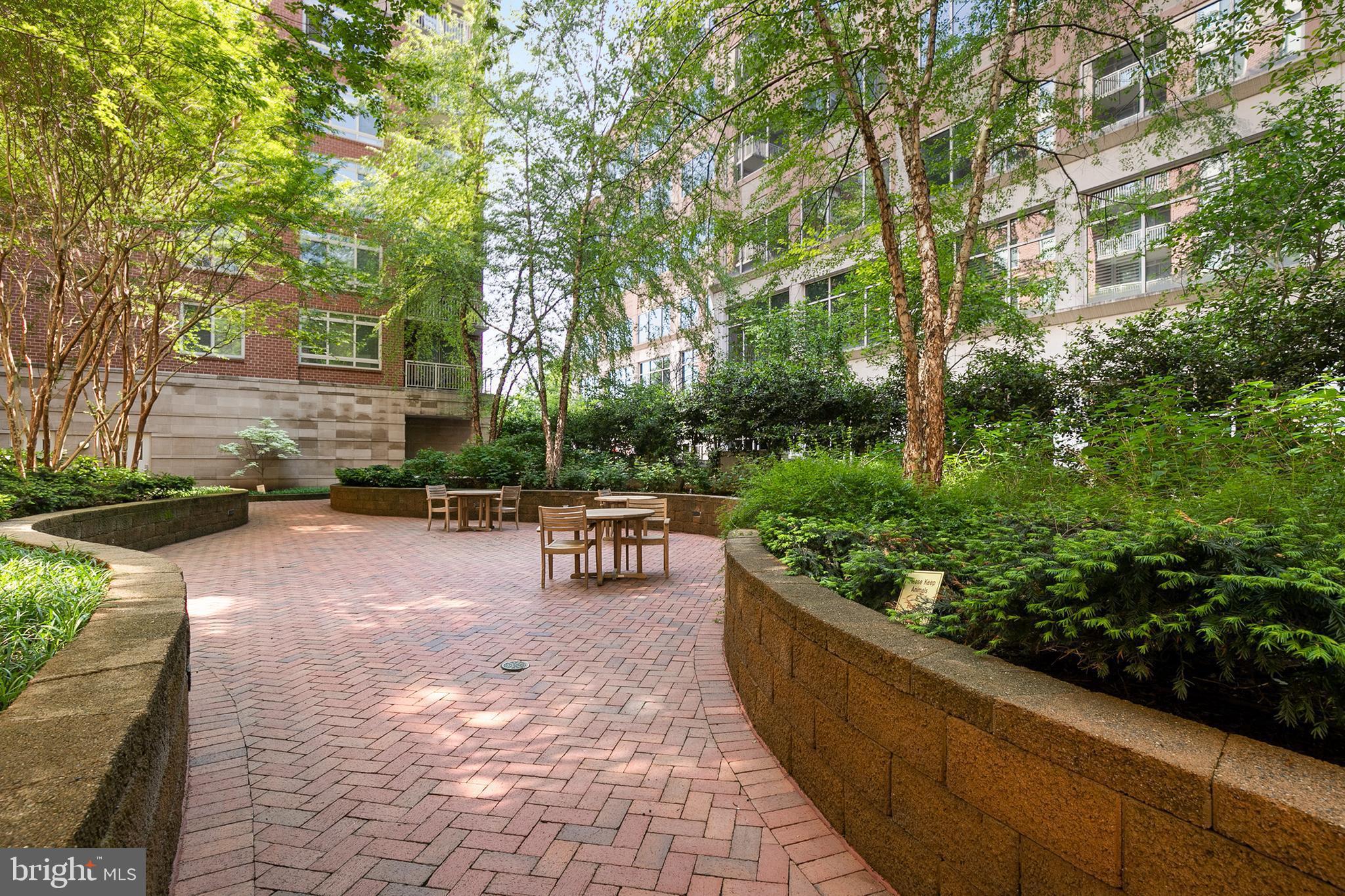 HAWTHORN - Residential Lease