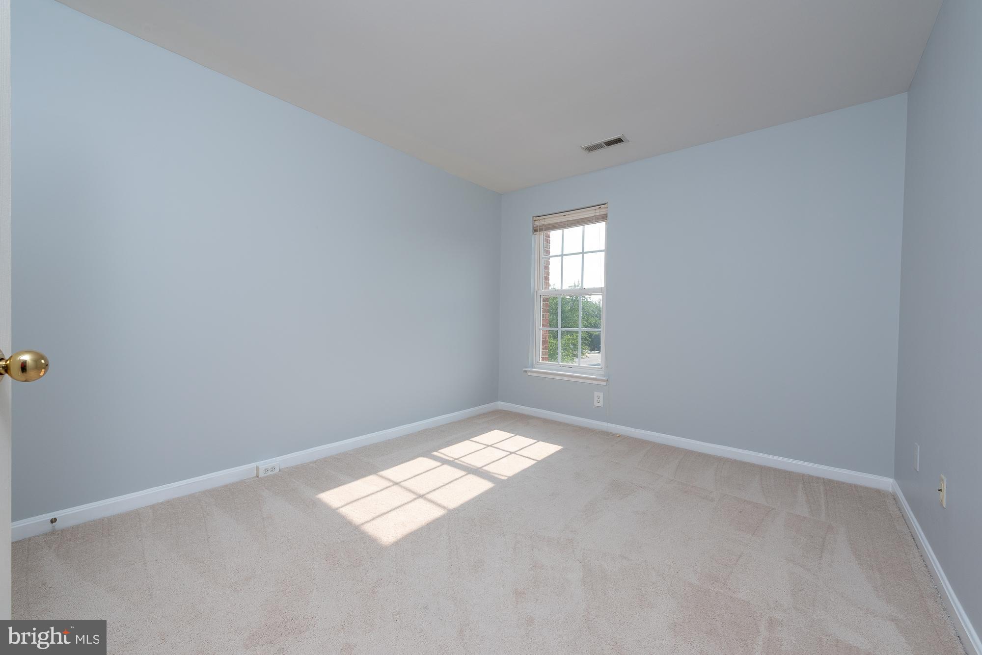 SOUTH RIDING - Residential Lease