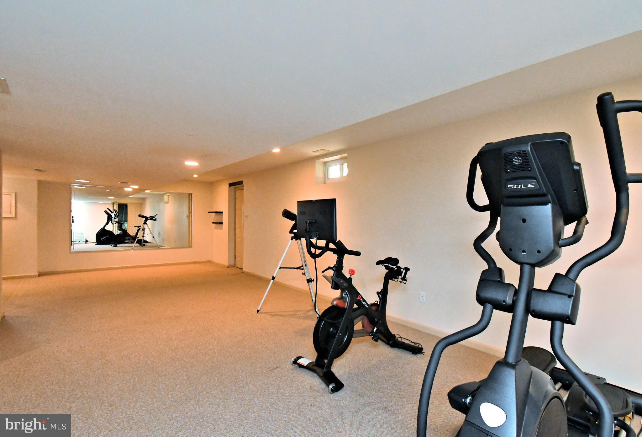 NORTHAMPTON CROSSG - Residential