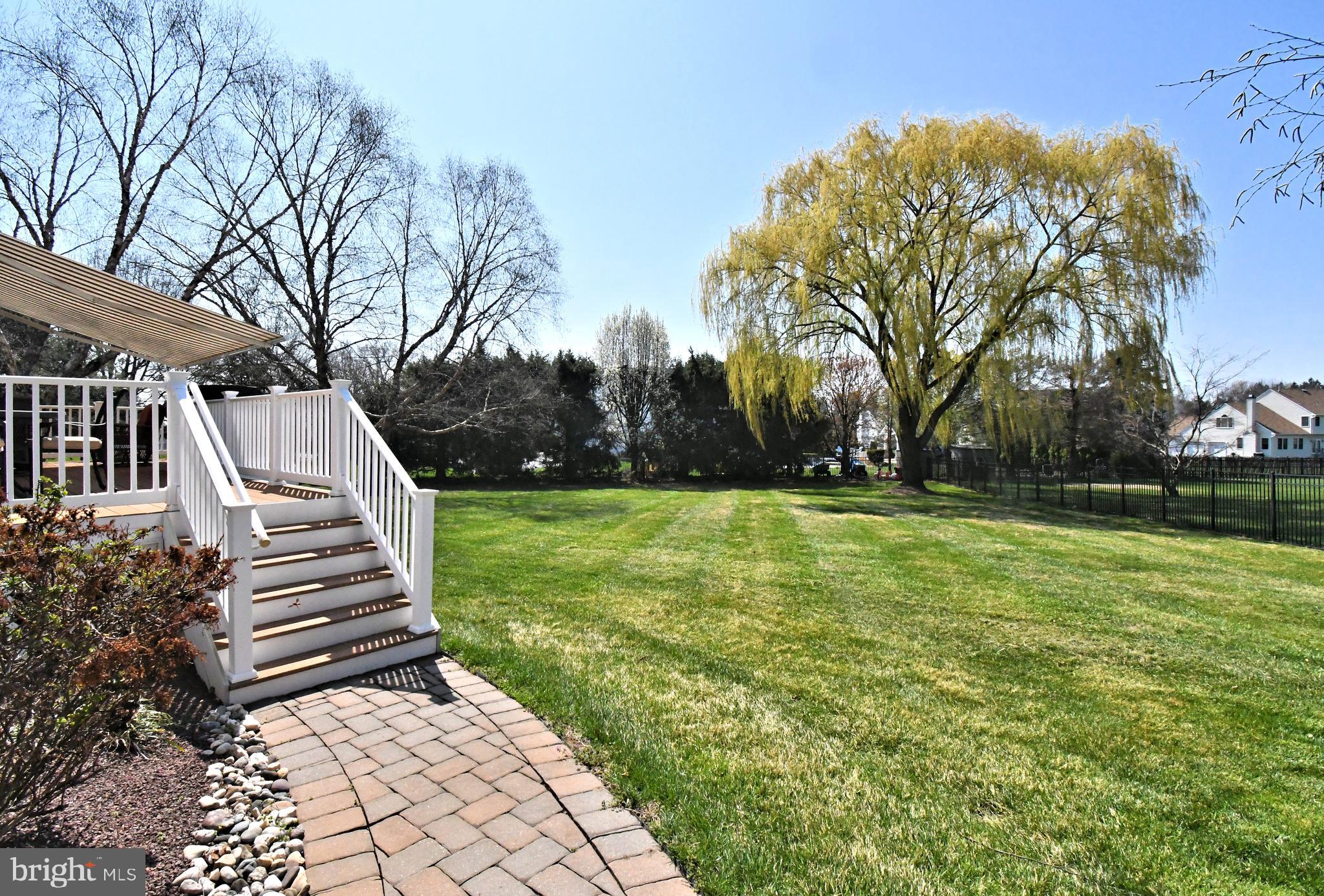 NORTHAMPTON CROSSG - Residential