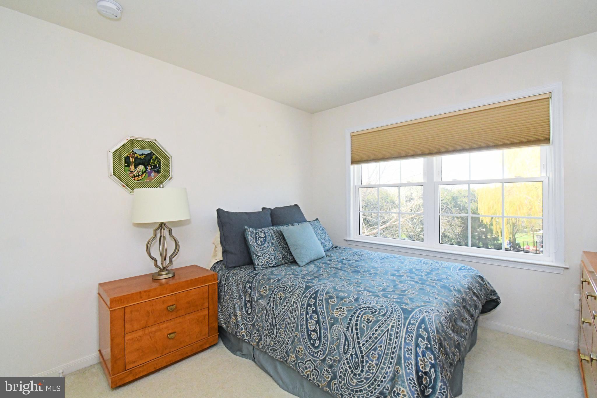 NORTHAMPTON CROSSG - Residential