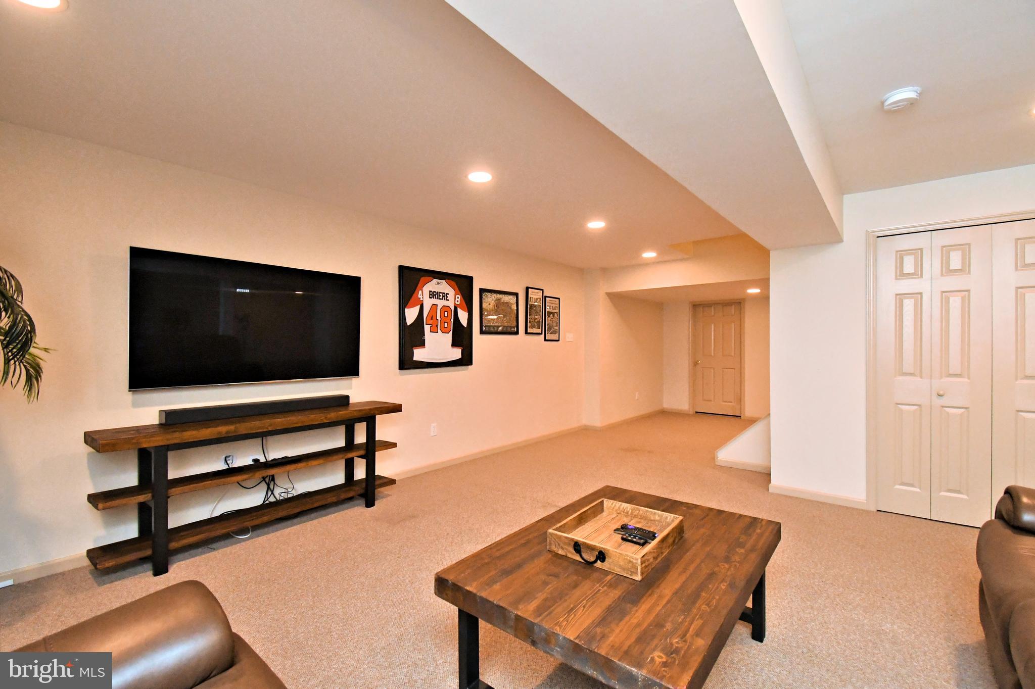 NORTHAMPTON CROSSG - Residential