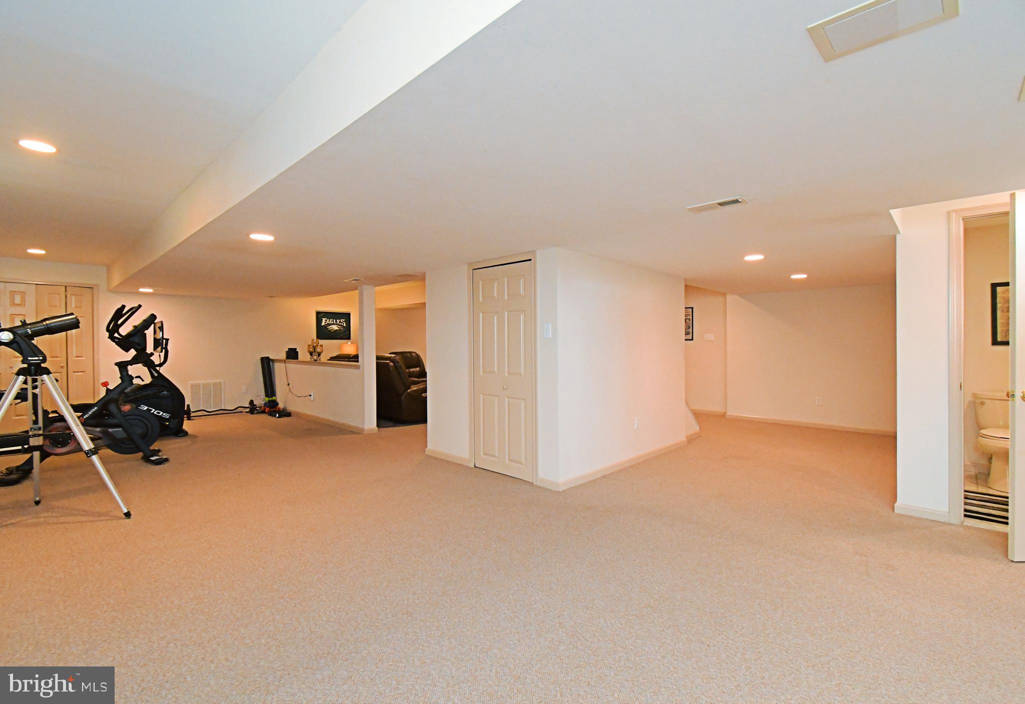 NORTHAMPTON CROSSG - Residential