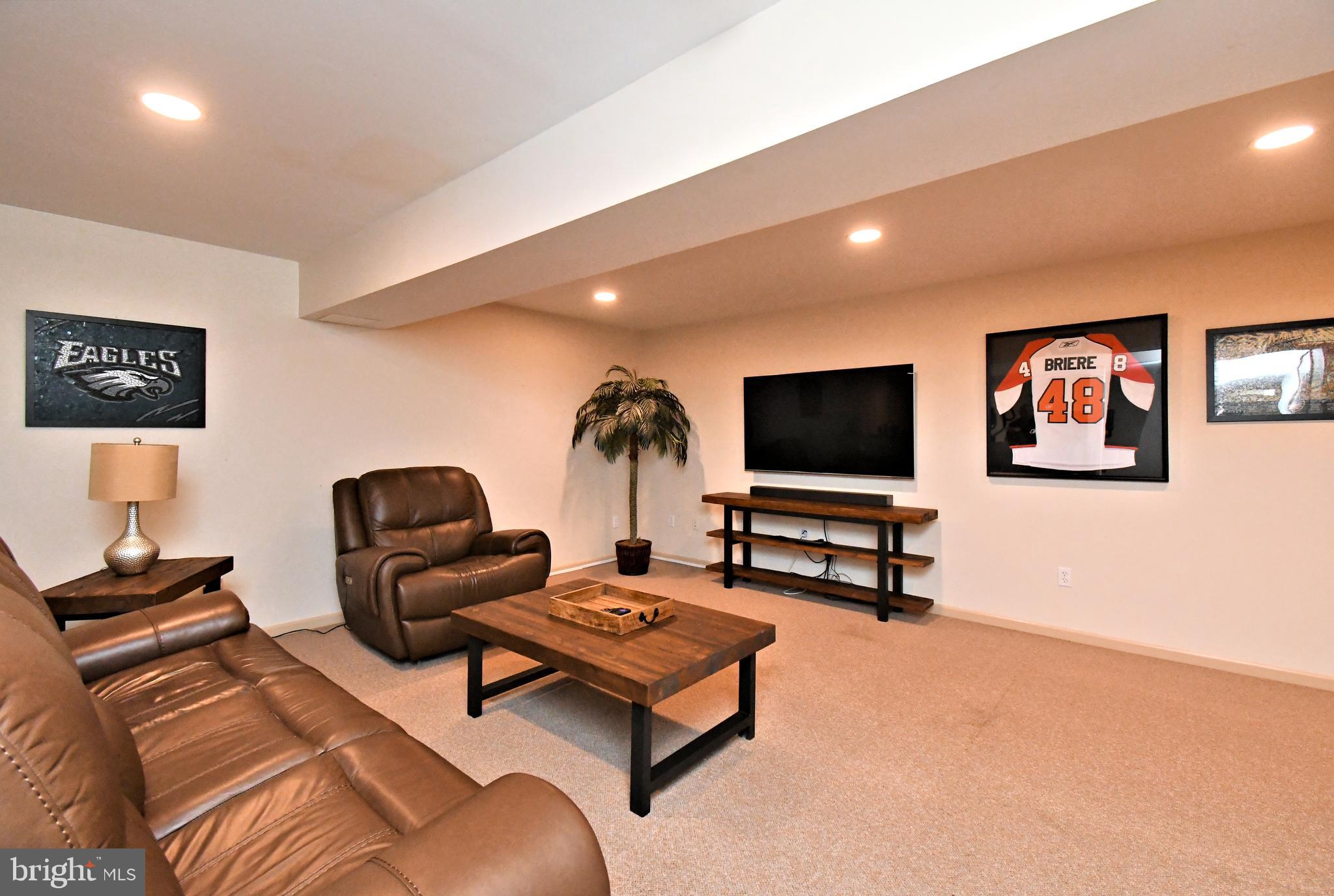 NORTHAMPTON CROSSG - Residential