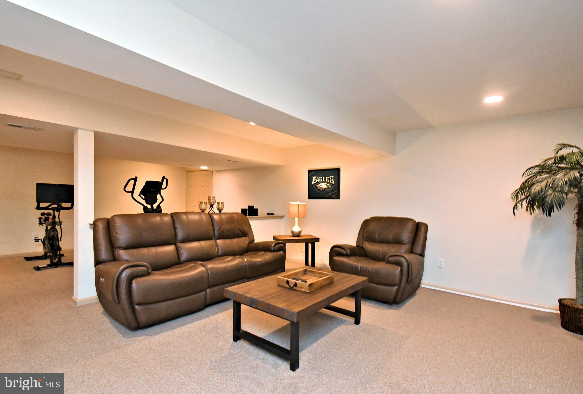 NORTHAMPTON CROSSG - Residential