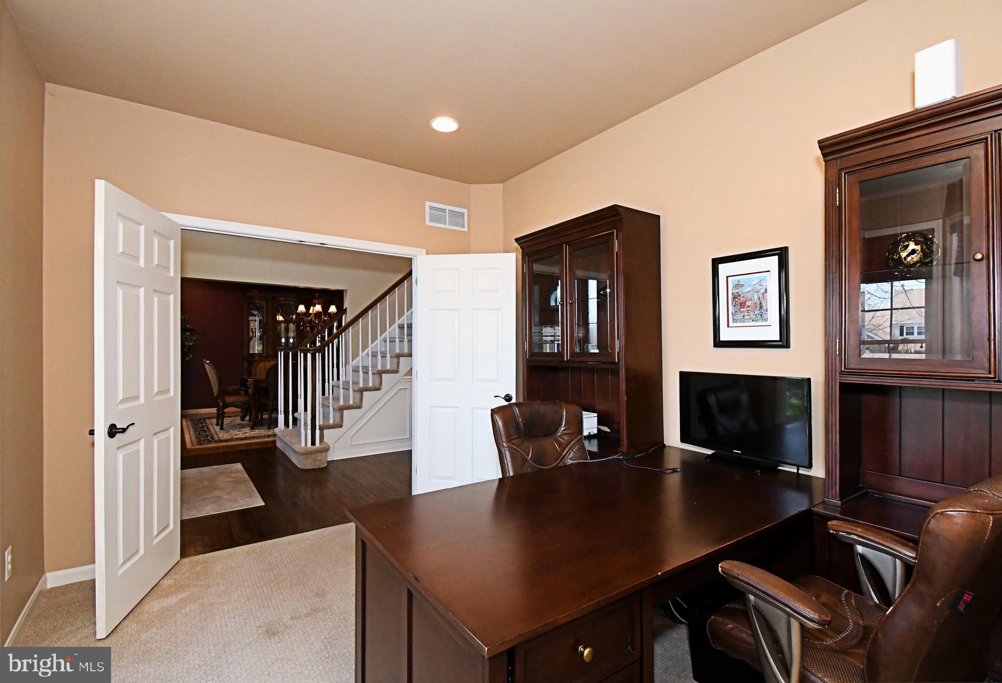 NORTHAMPTON CROSSG - Residential