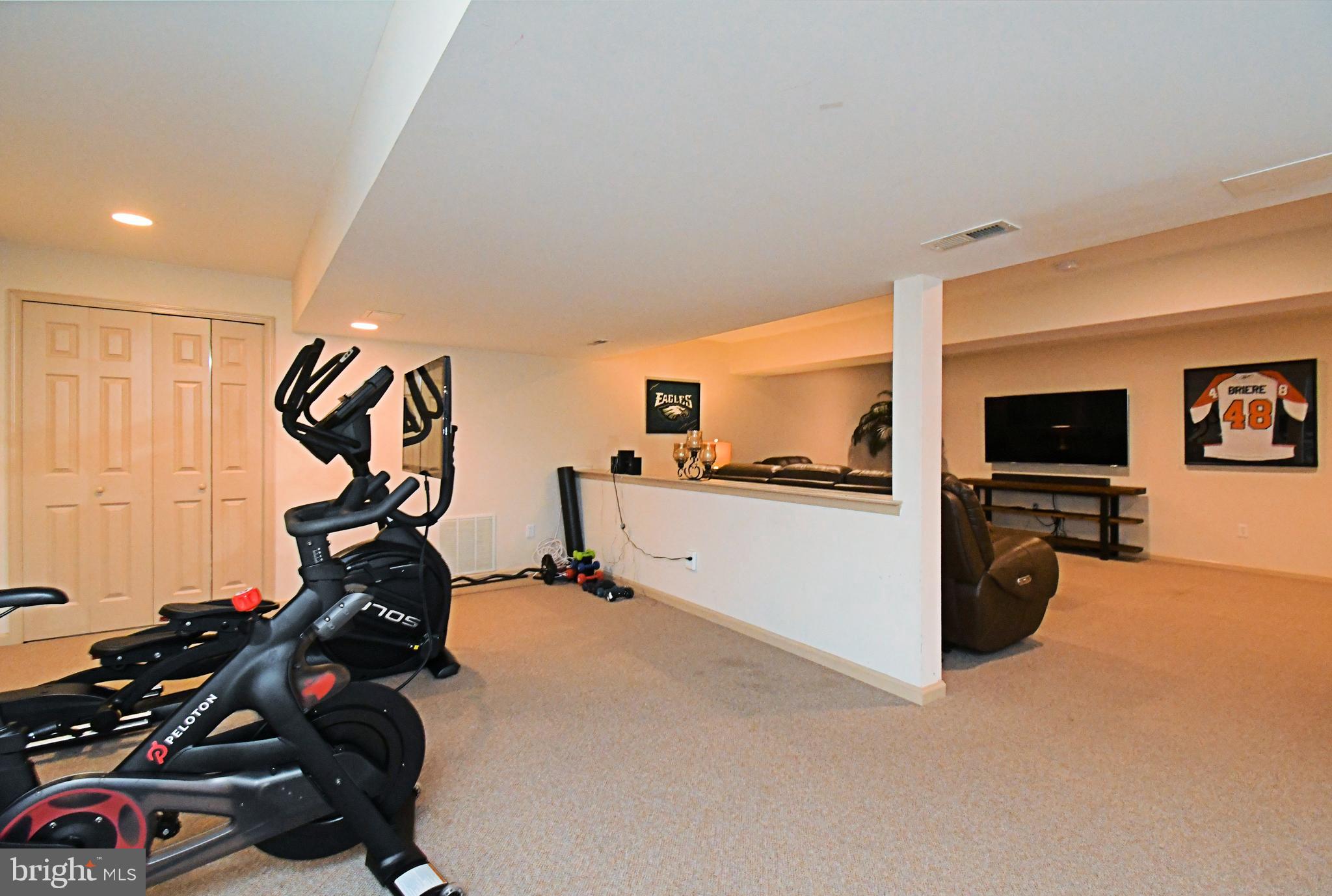 NORTHAMPTON CROSSG - Residential