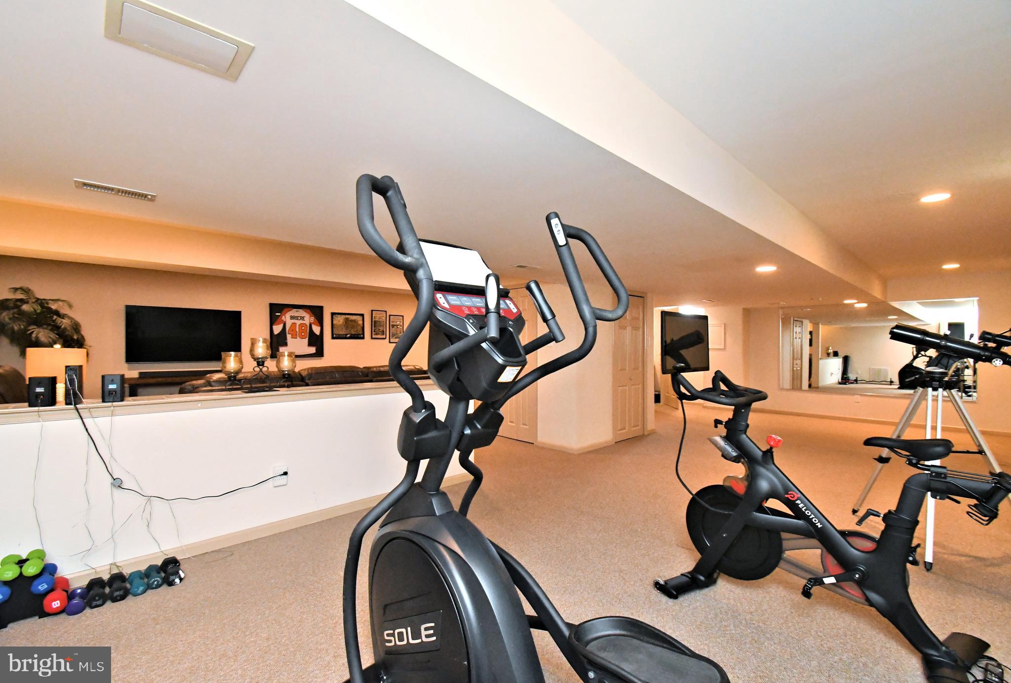 NORTHAMPTON CROSSG - Residential