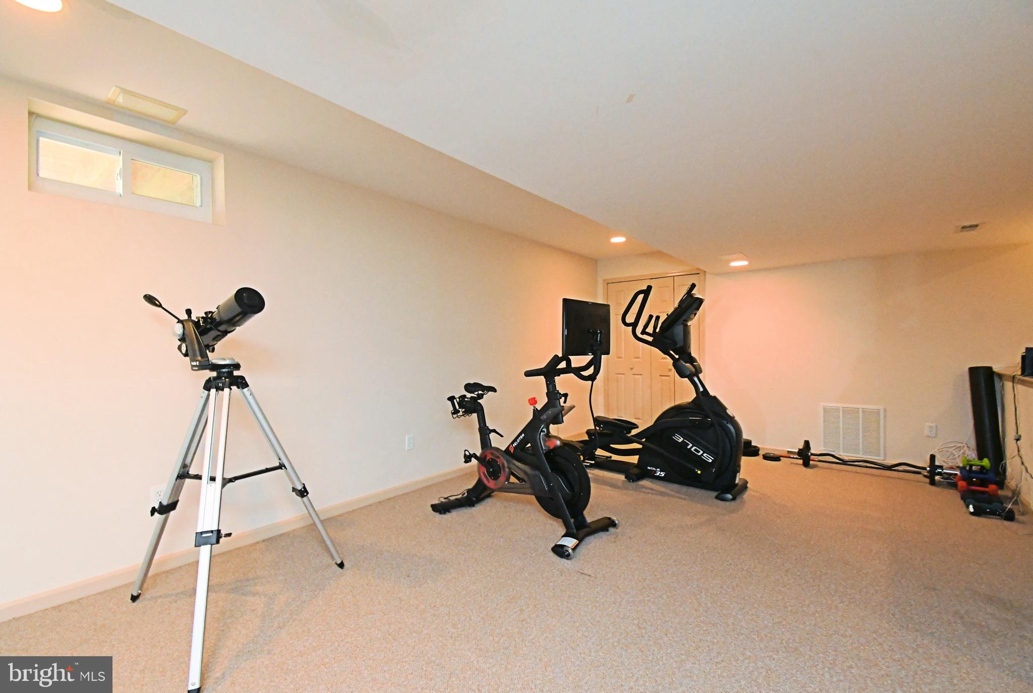 NORTHAMPTON CROSSG - Residential