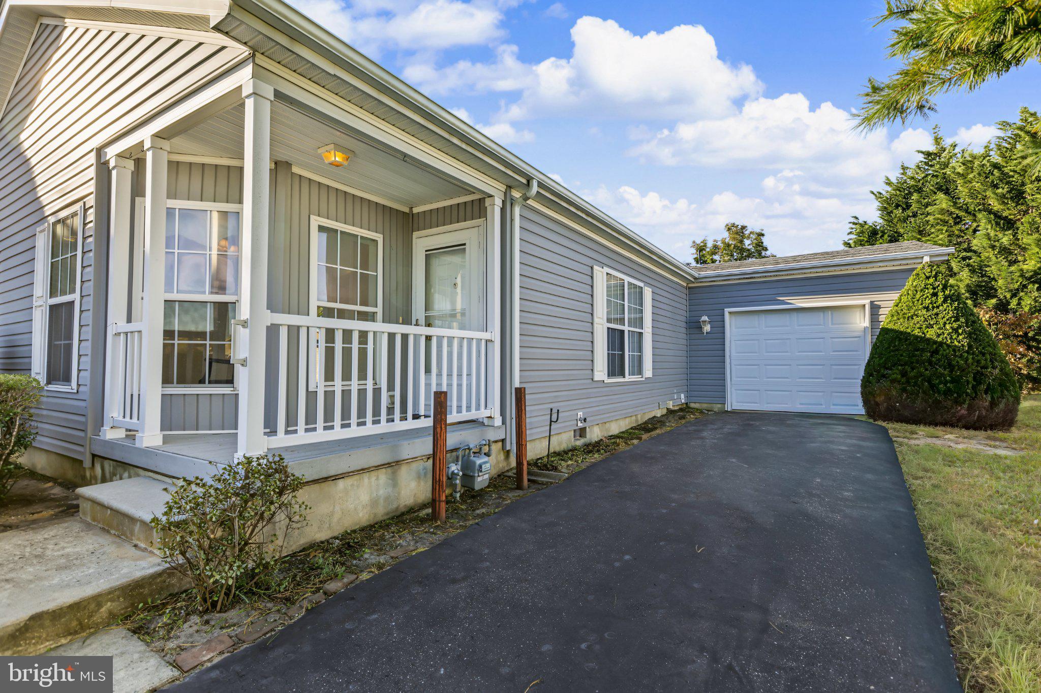 2 PINE GROVE AVENUE