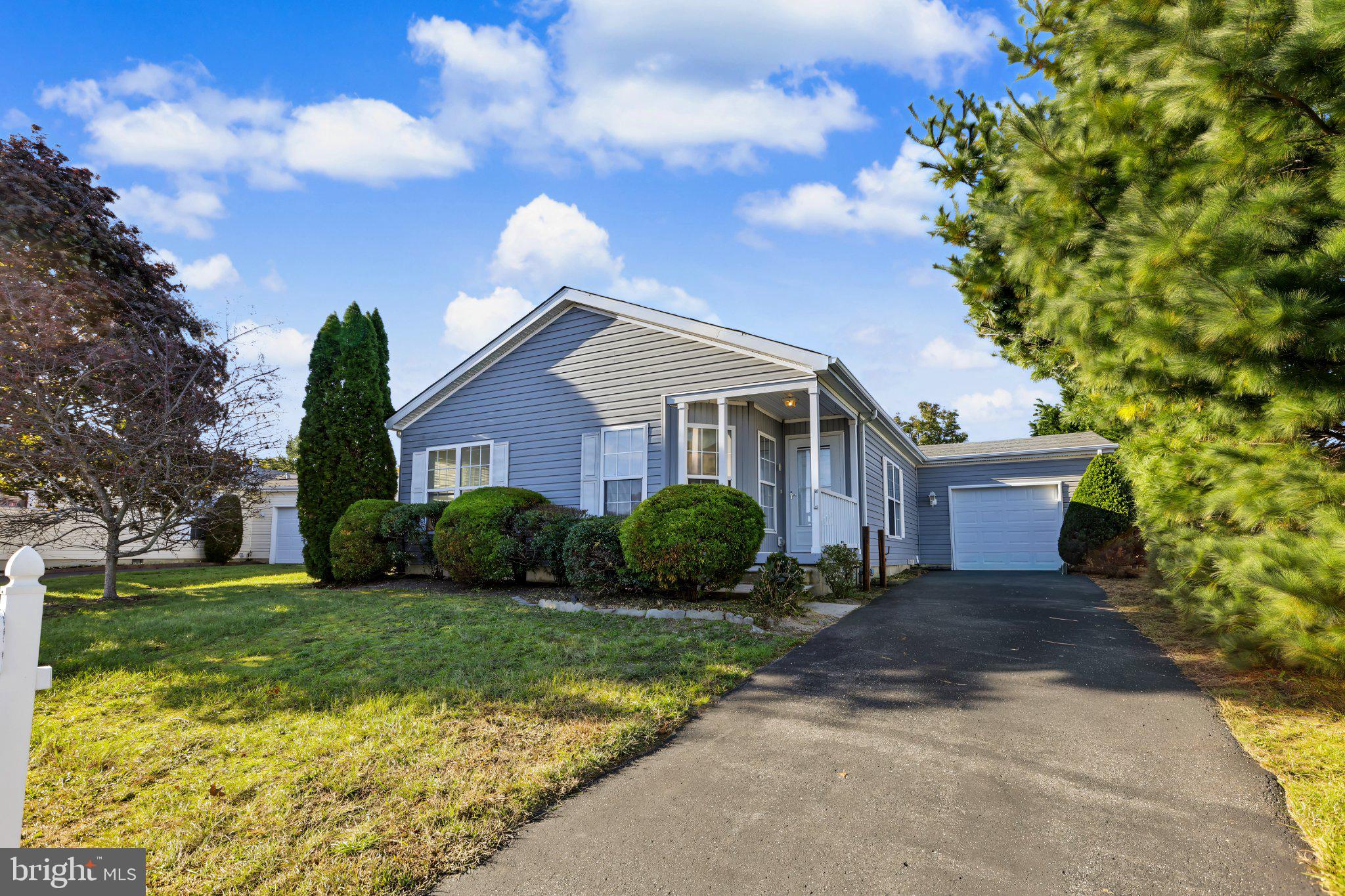 2 PINE GROVE AVENUE