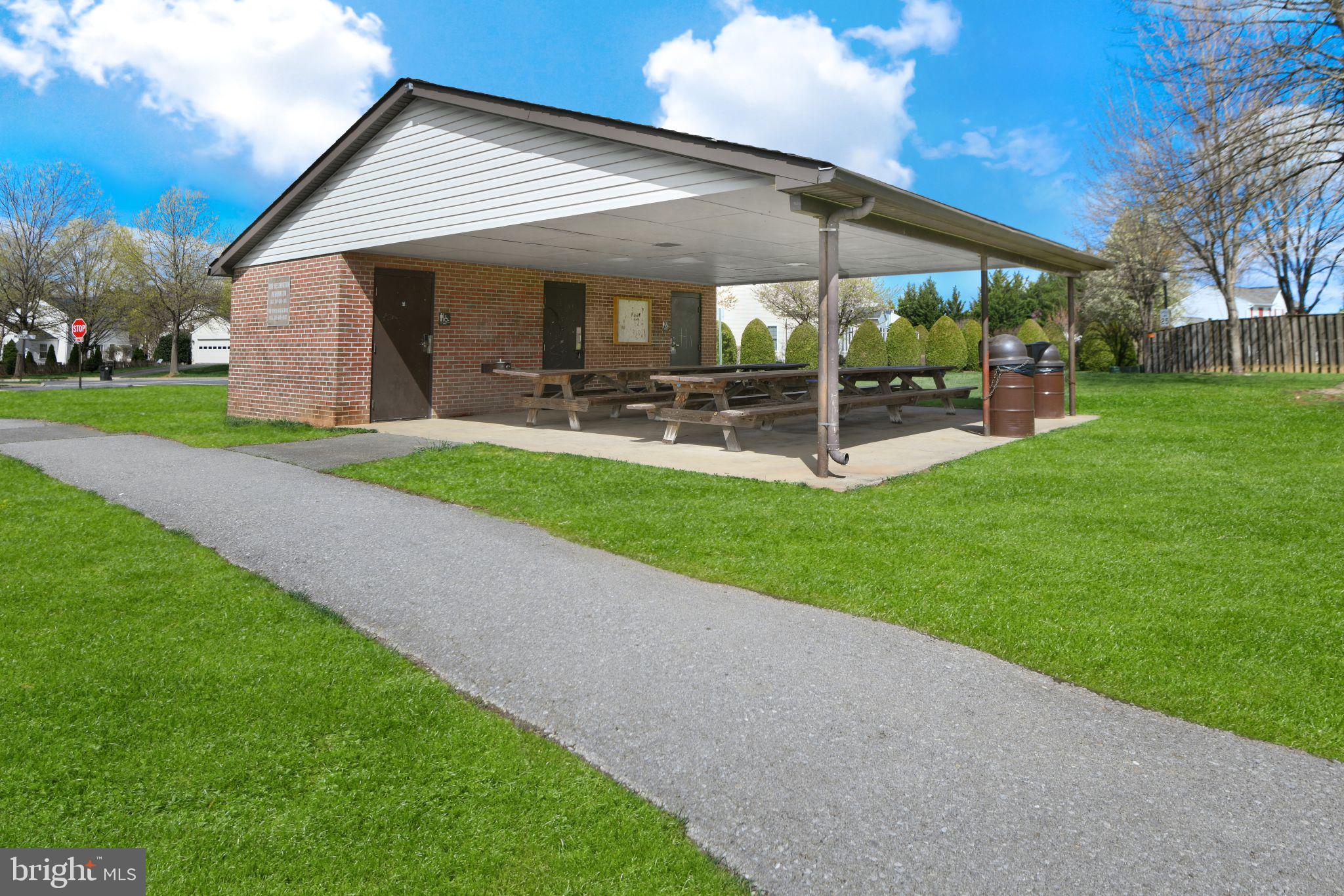 WILLOW BROOK - Residential