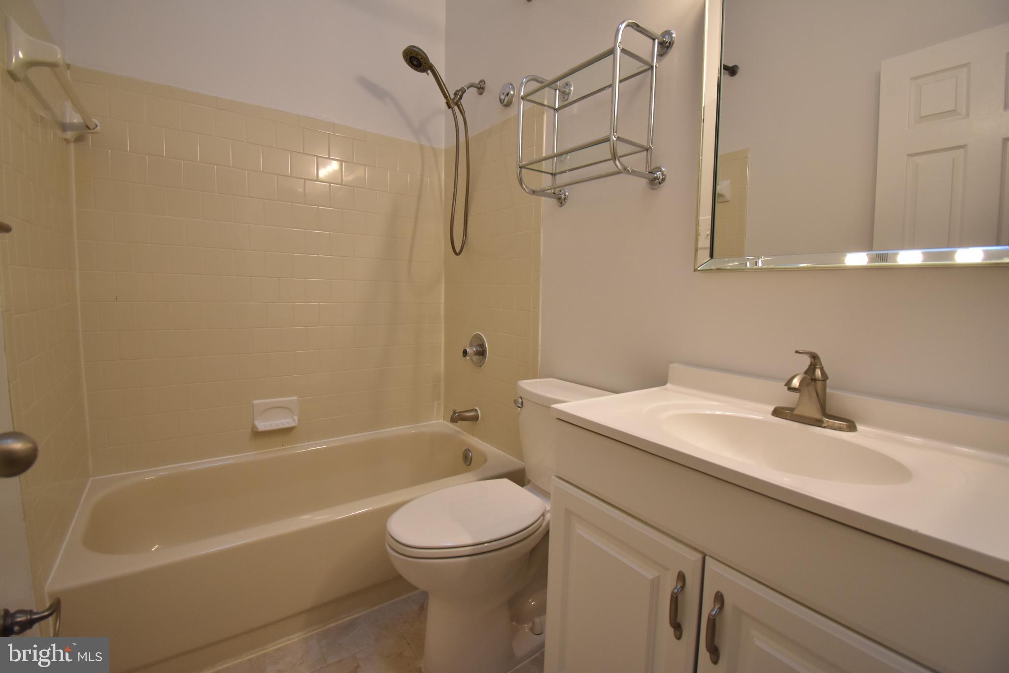 LOVETON FARMS - Residential Lease