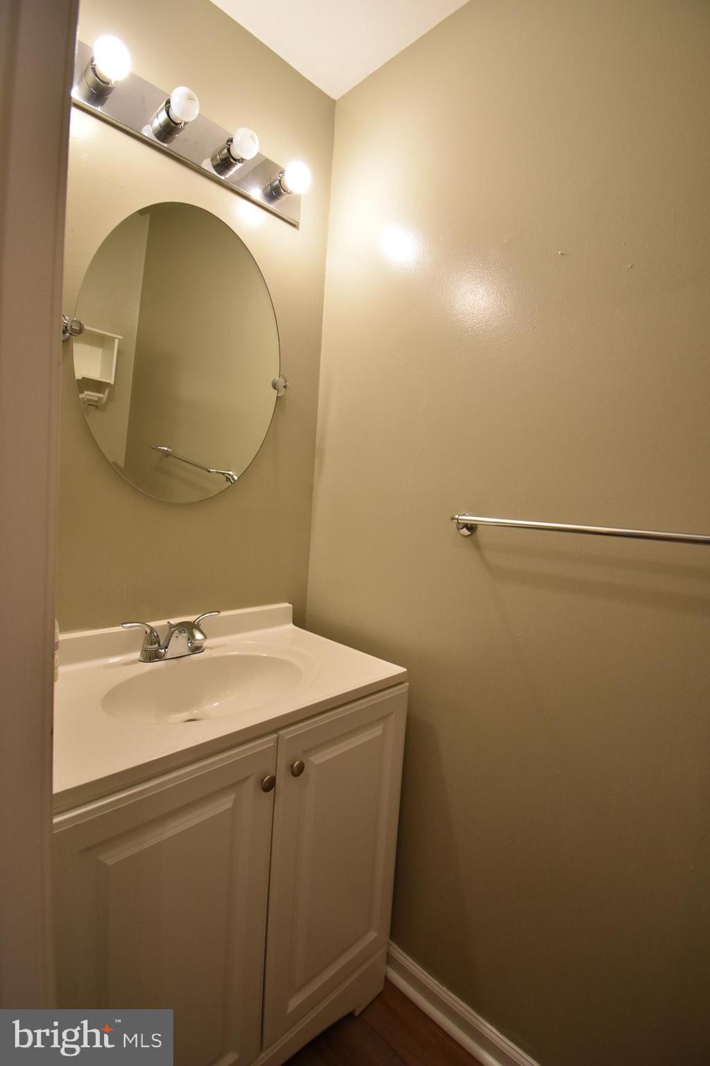 LOVETON FARMS - Residential Lease