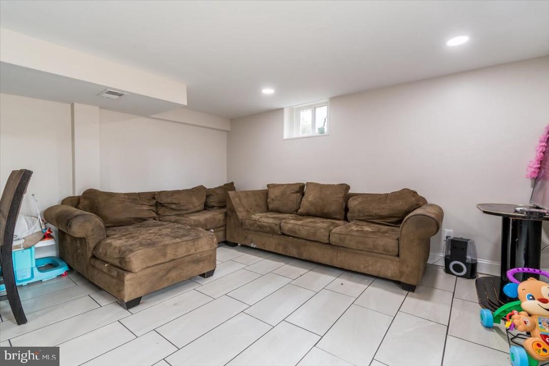 FOREST KNOLLS - Residential