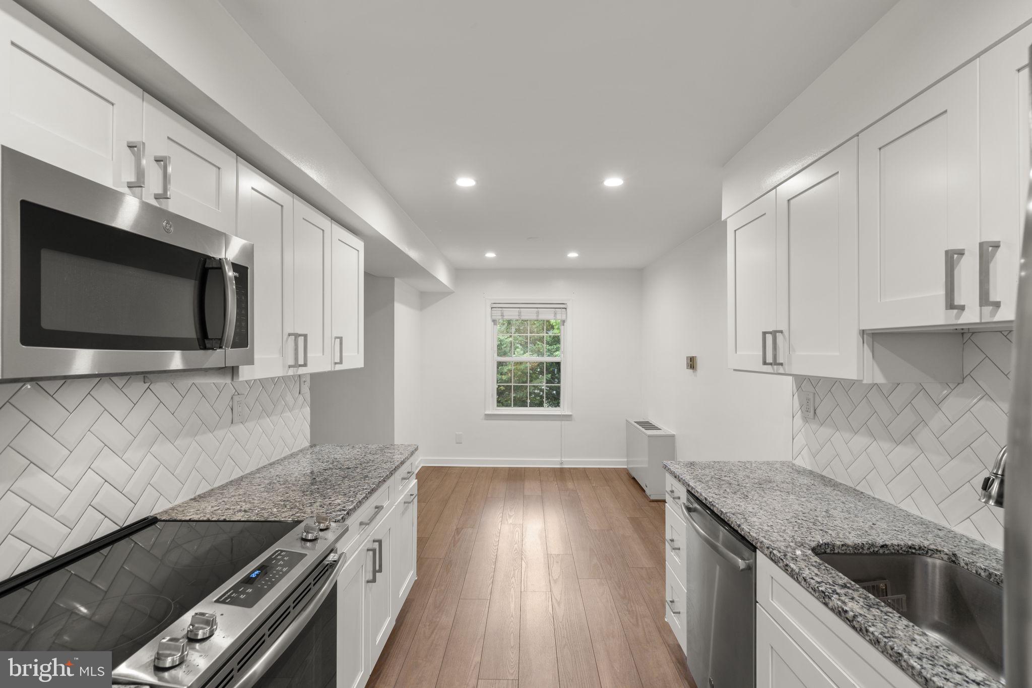 BAILEYS CROSSROADS - Residential