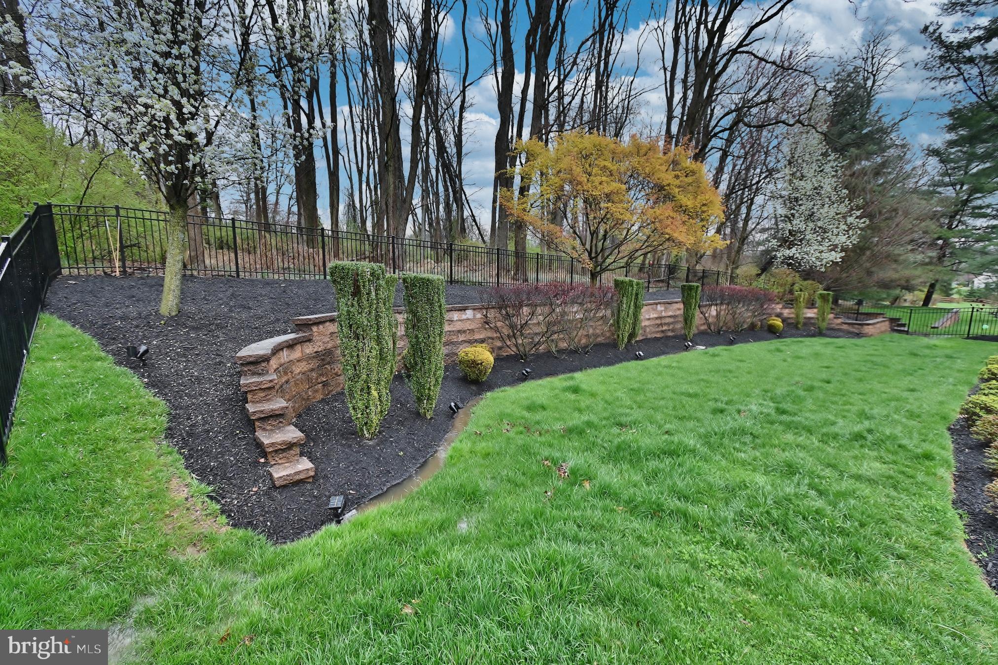 WOODS OF SAXONY - Residential