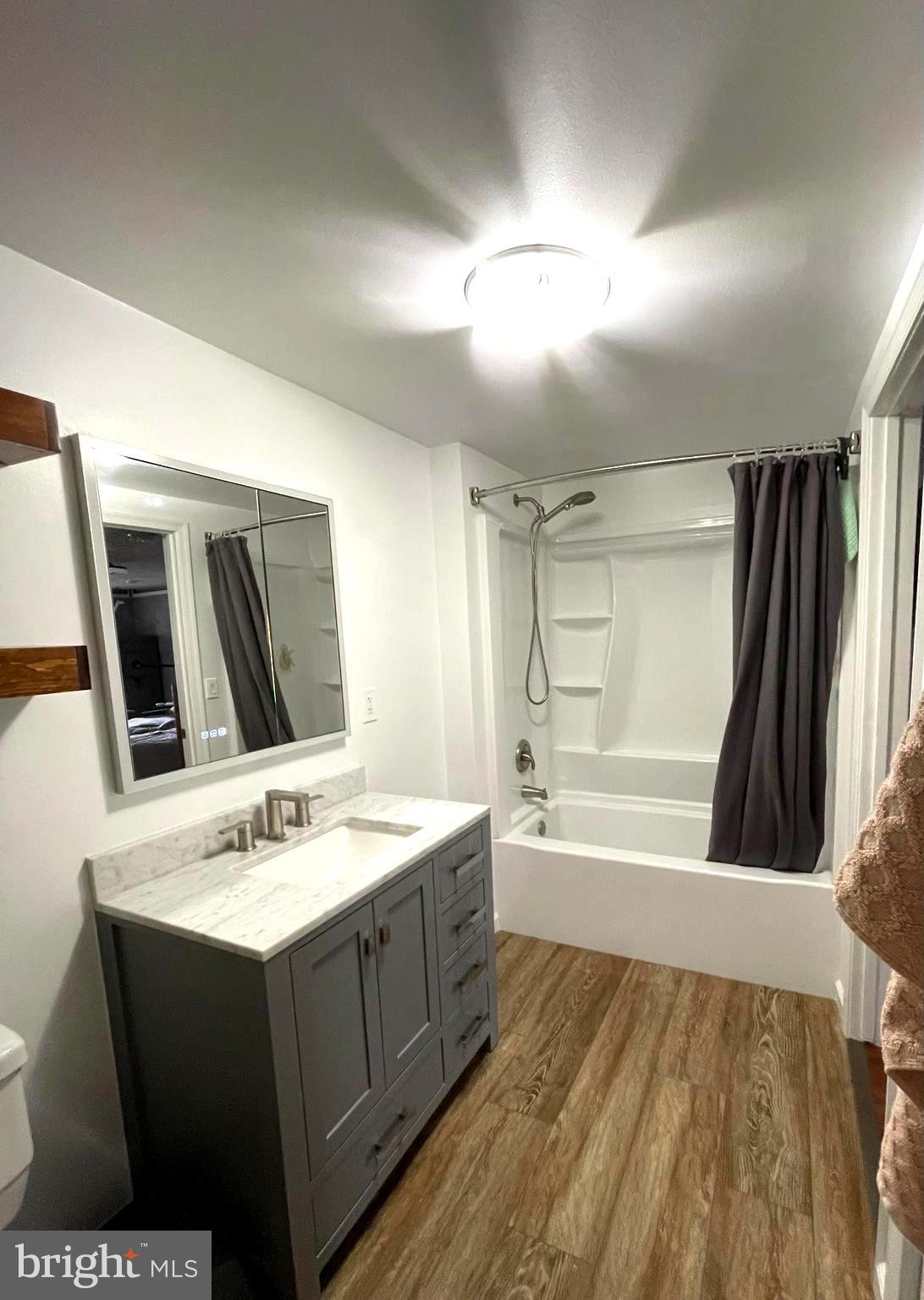 BROOKESIDE - Residential