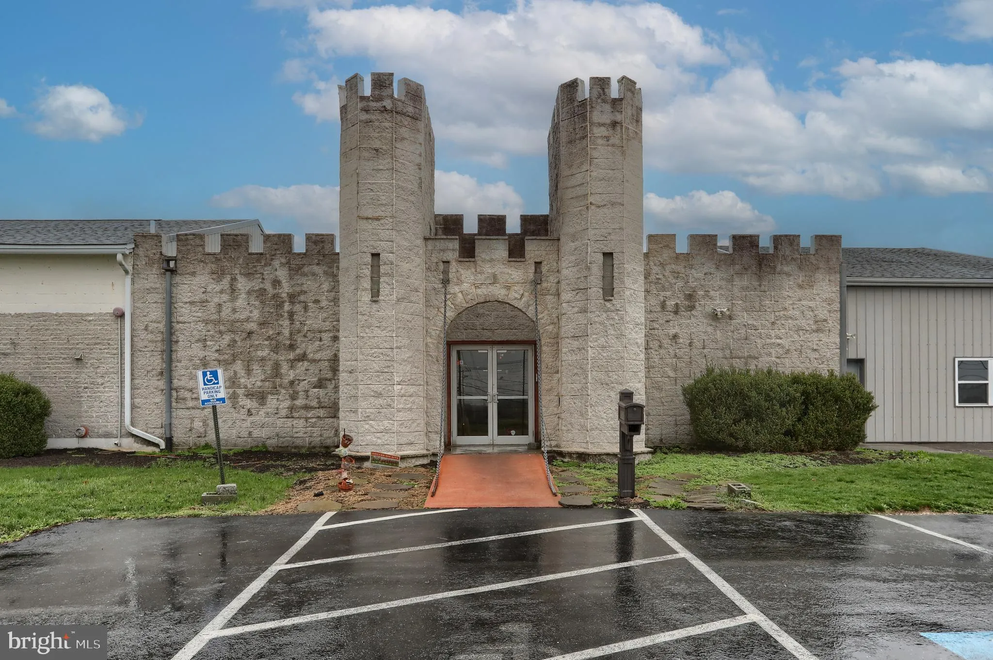 Harrisburg, Pennsylvania 17111, United States, ,Commercial,Active,106647