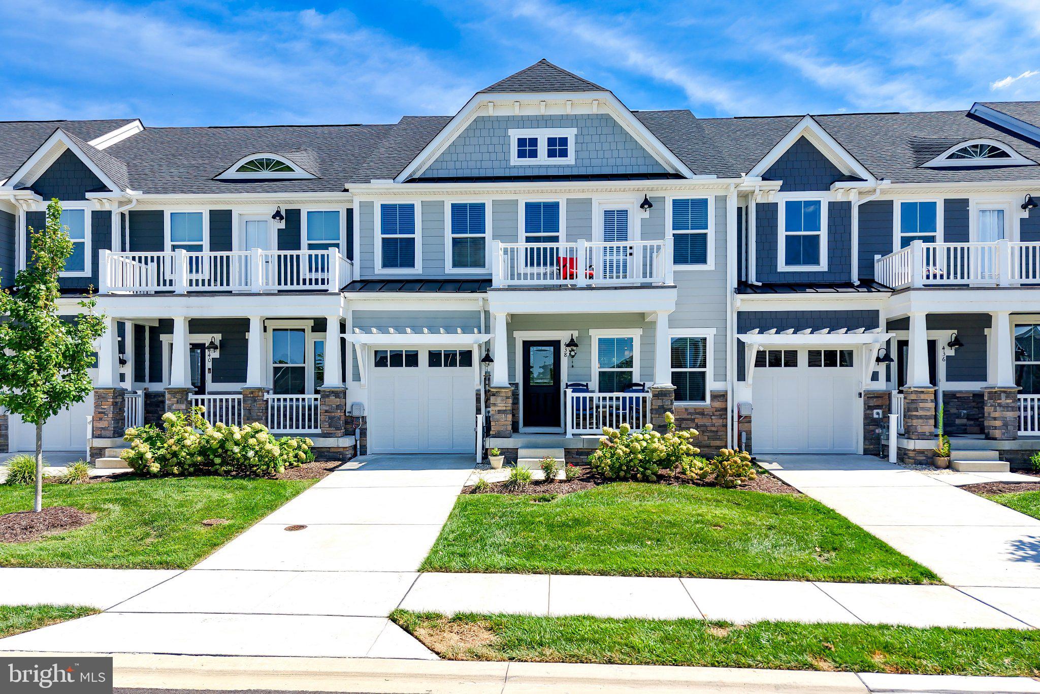 438 RIVER BIRCH DRIVE