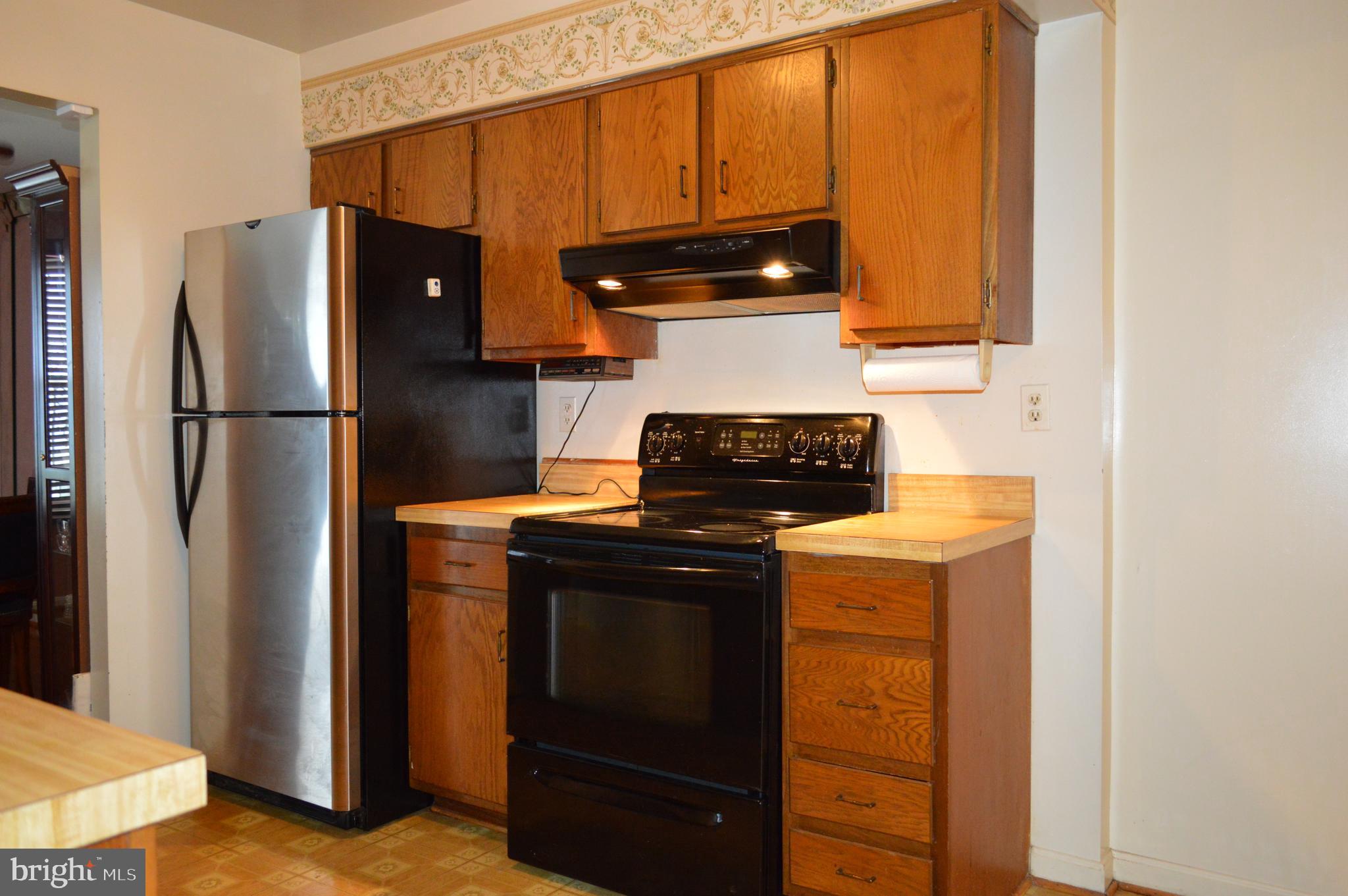 PARKWAY SQUARE - Residential