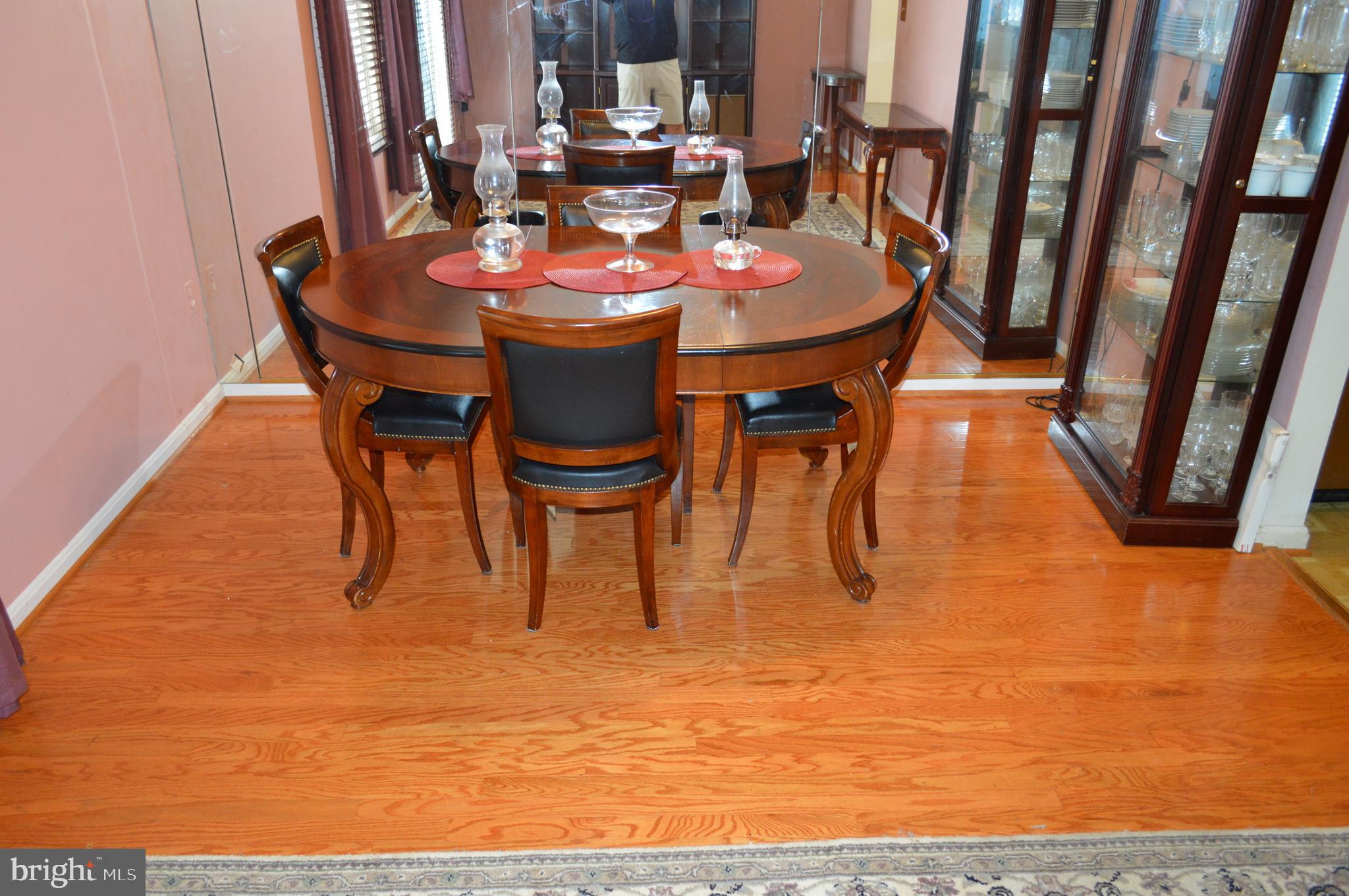 PARKWAY SQUARE - Residential