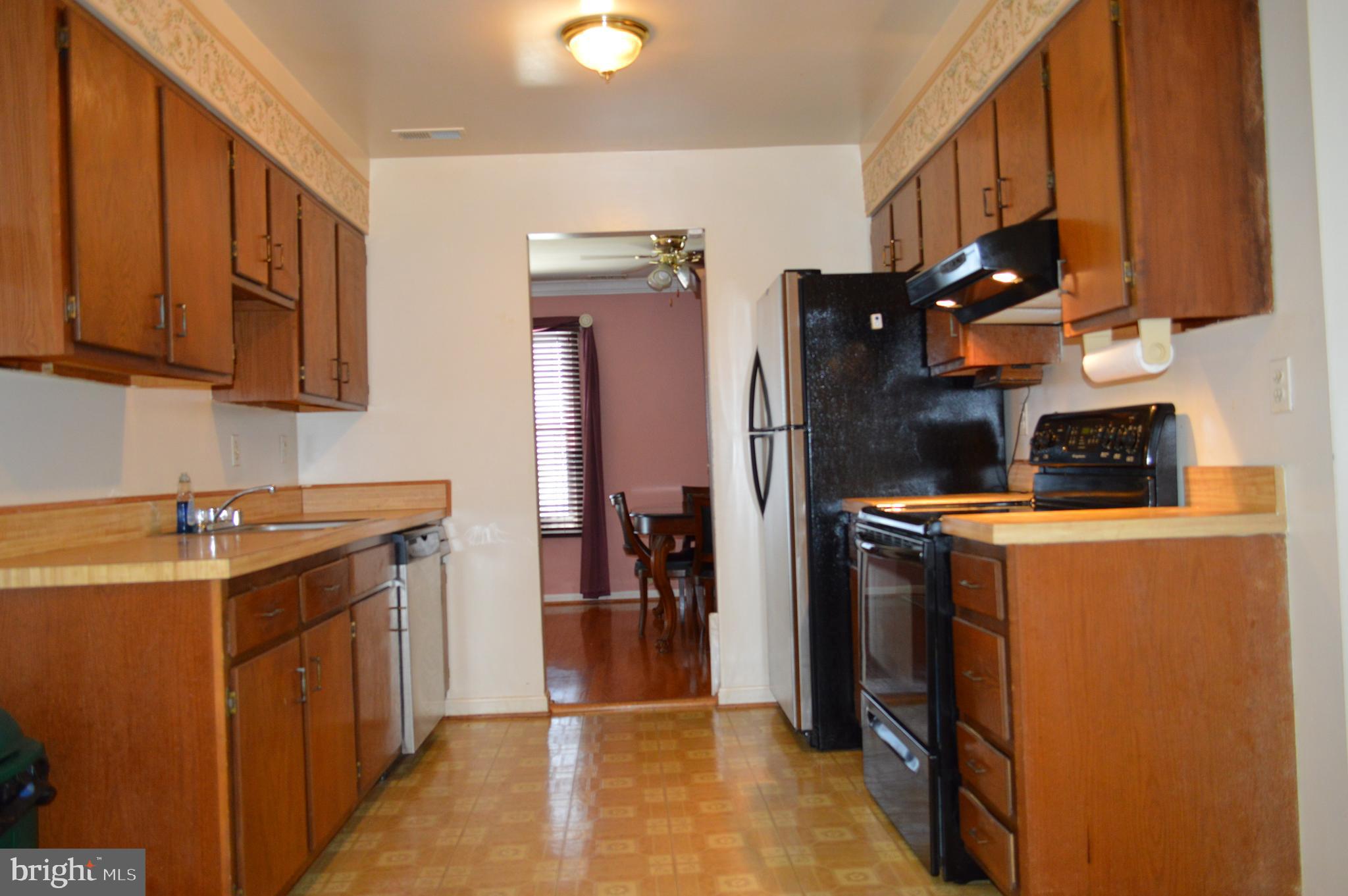 PARKWAY SQUARE - Residential