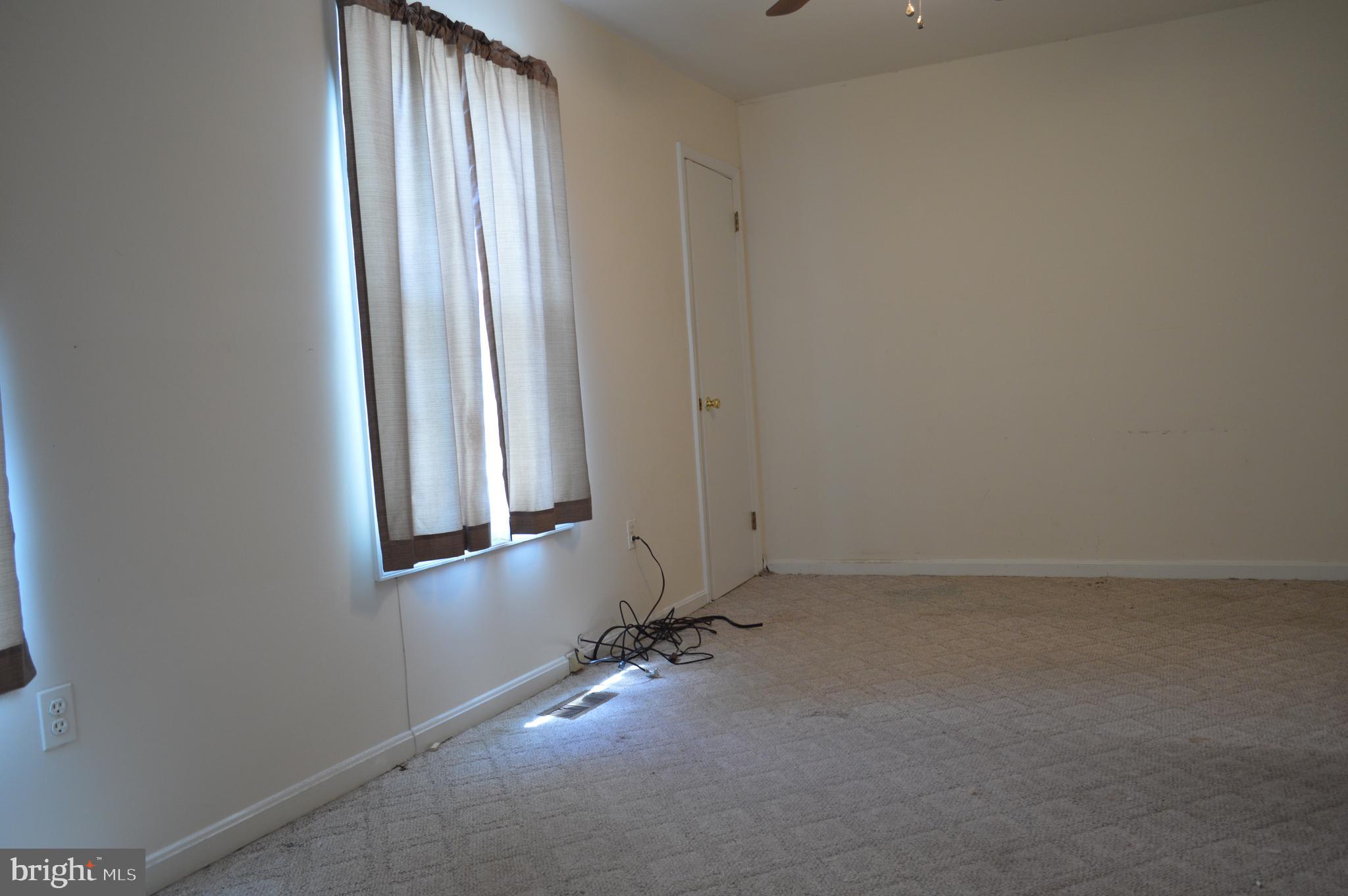 PARKWAY SQUARE - Residential