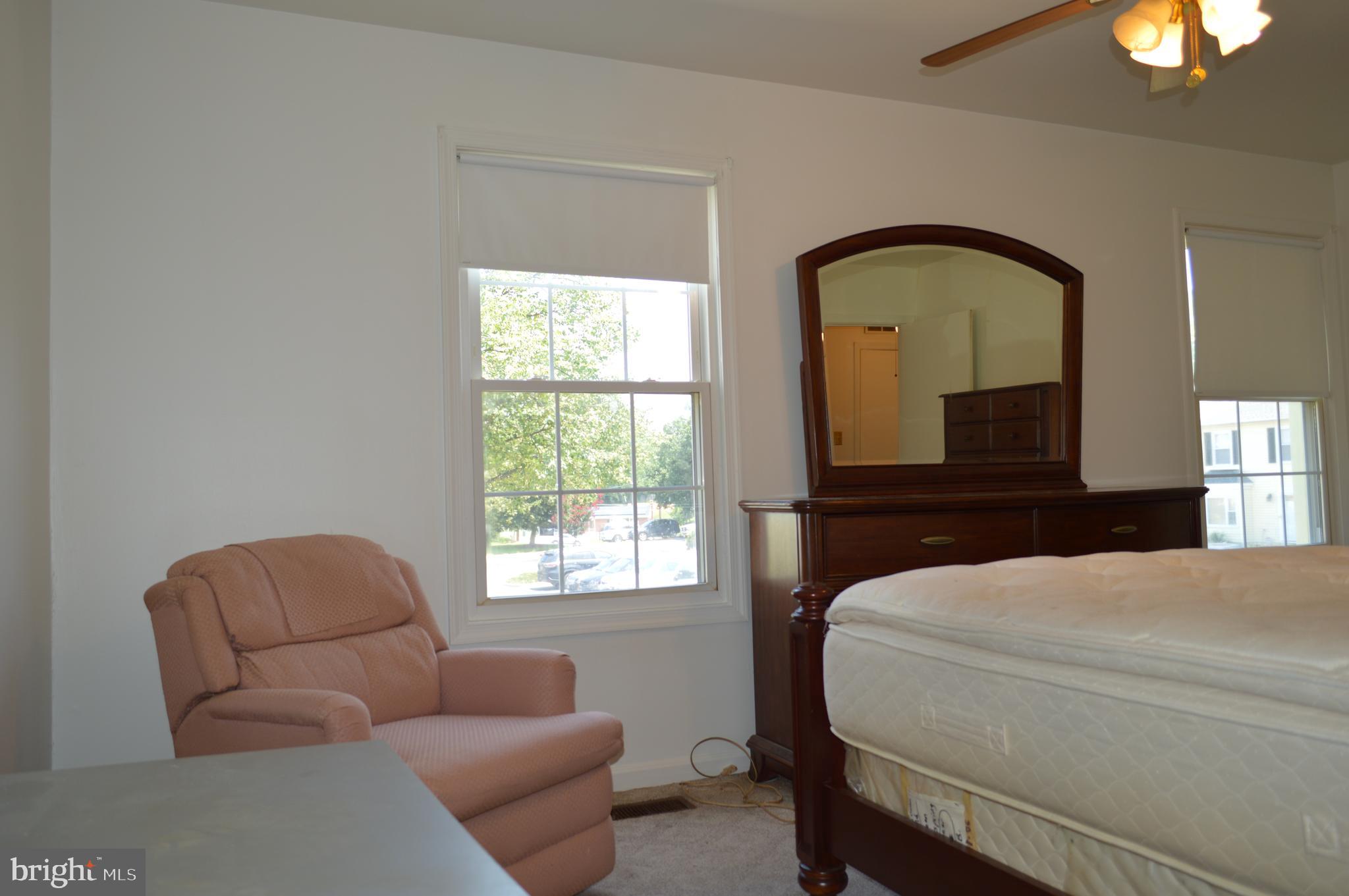 PARKWAY SQUARE - Residential