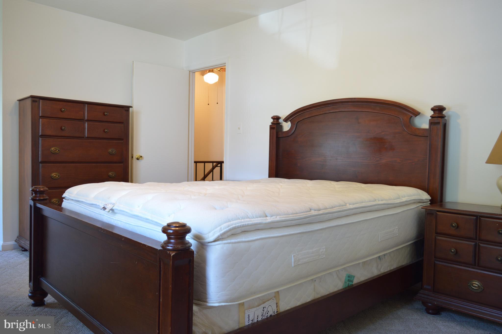 PARKWAY SQUARE - Residential