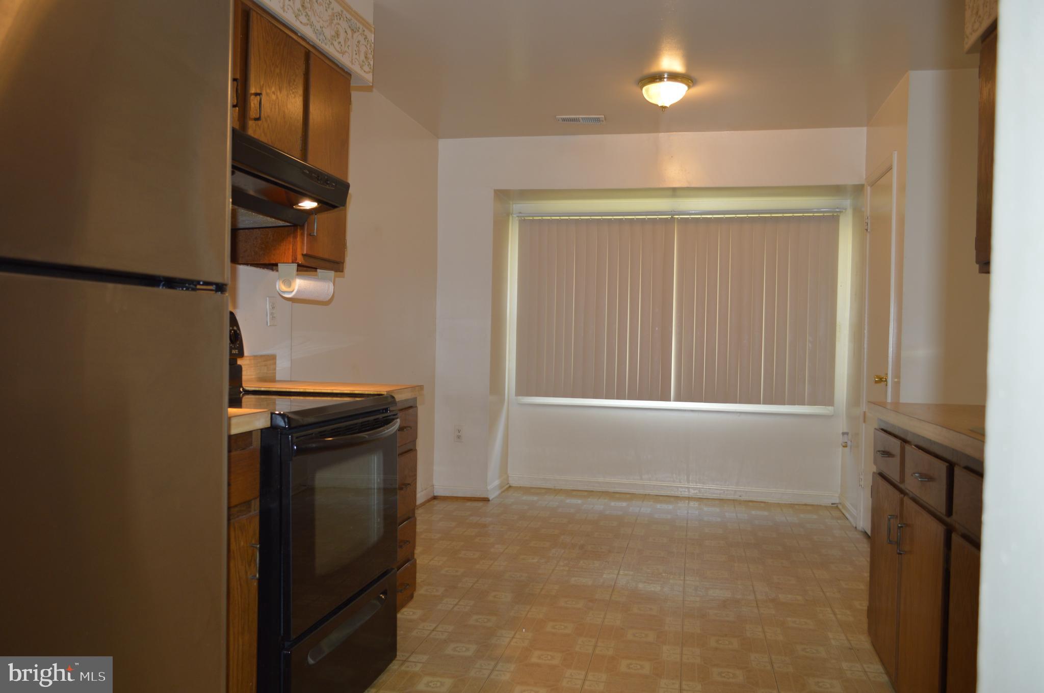 PARKWAY SQUARE - Residential