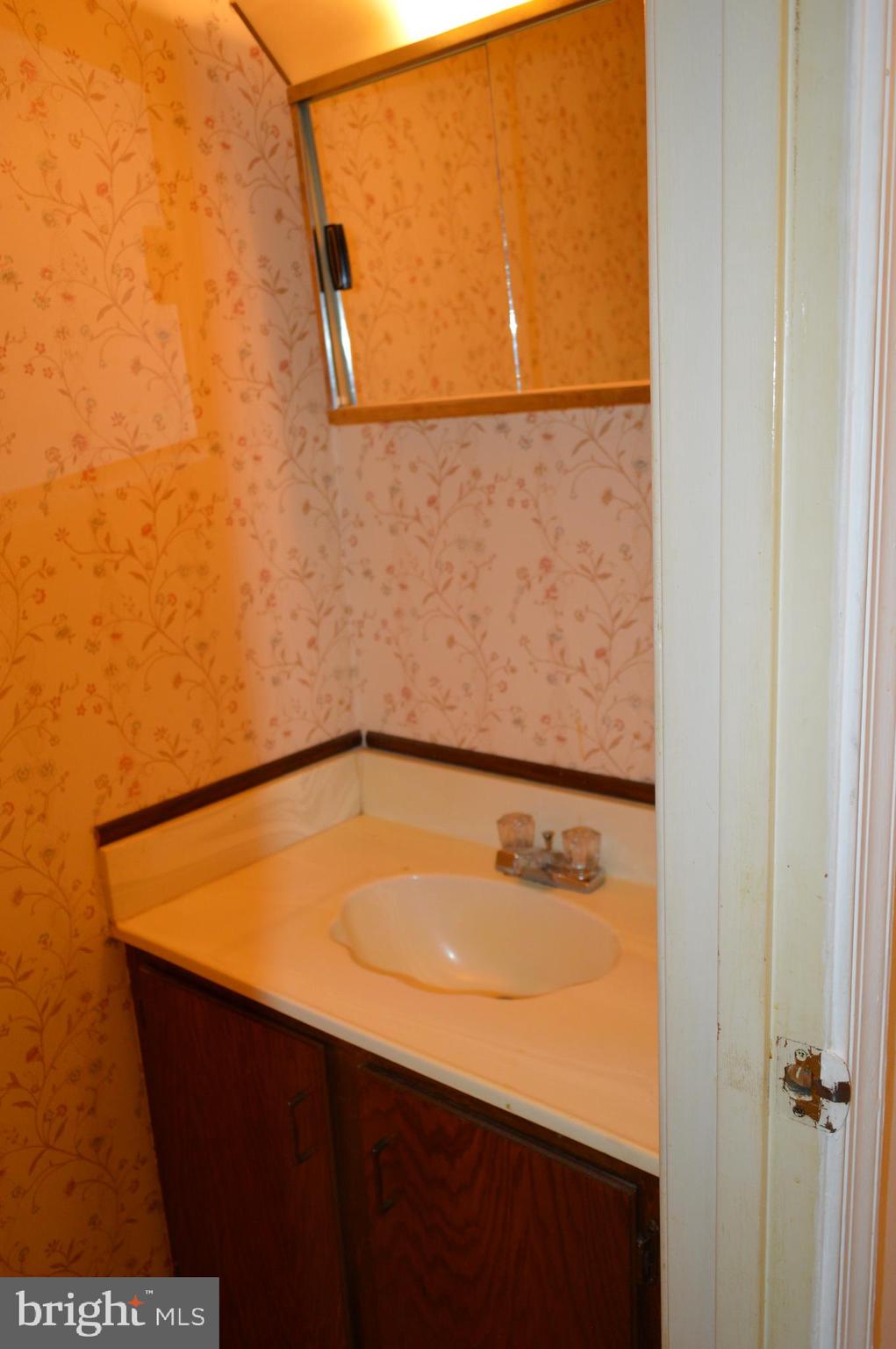 PARKWAY SQUARE - Residential