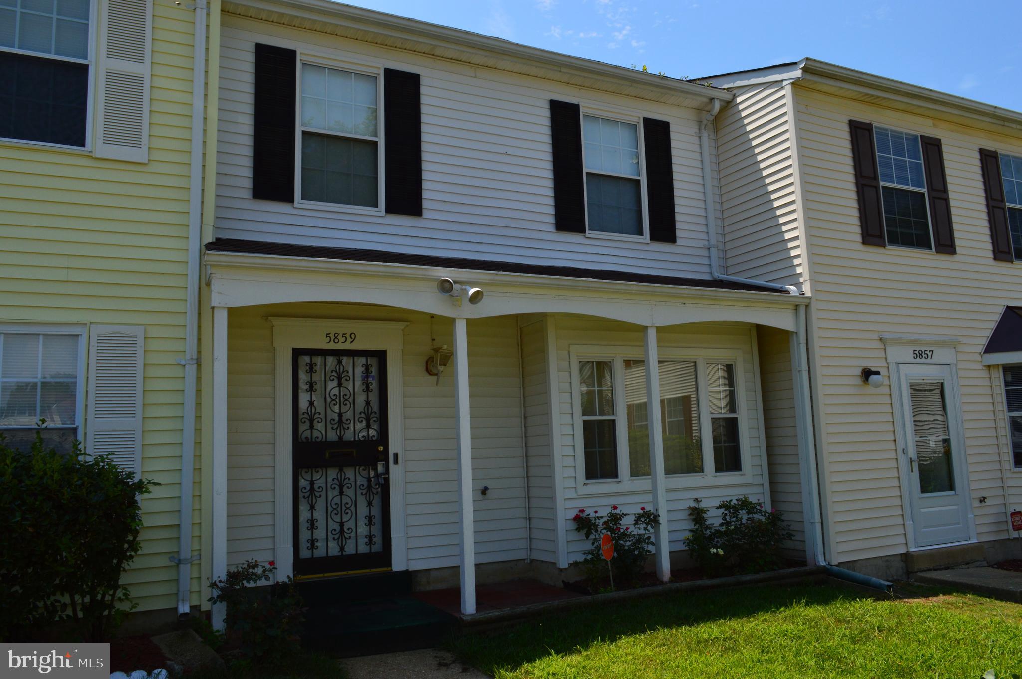 PARKWAY SQUARE - Residential