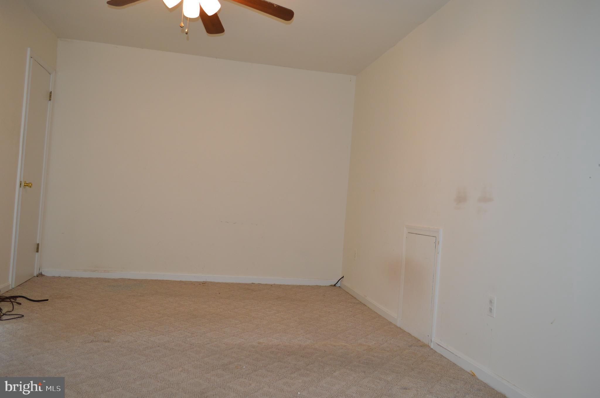 PARKWAY SQUARE - Residential