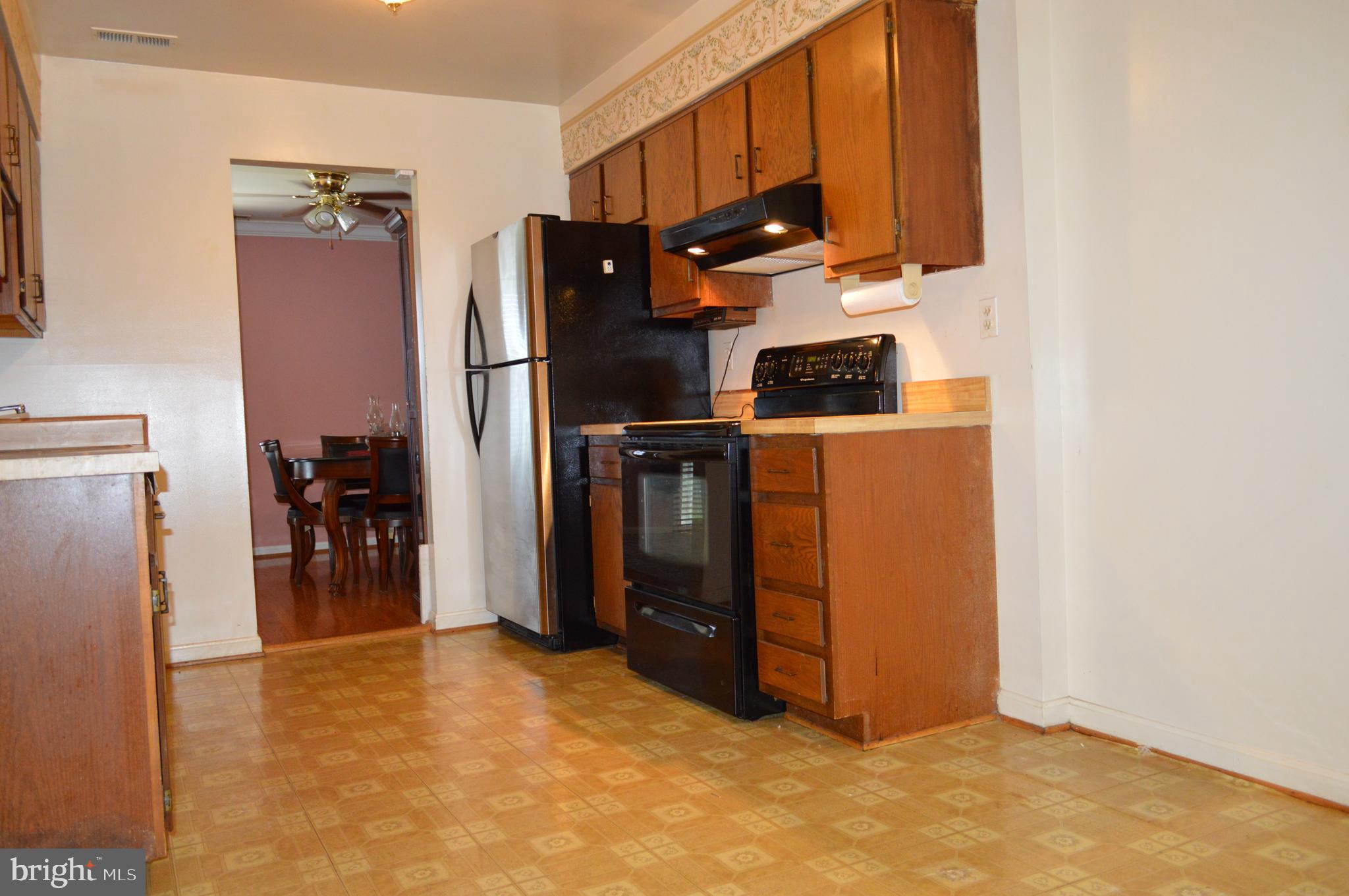 PARKWAY SQUARE - Residential