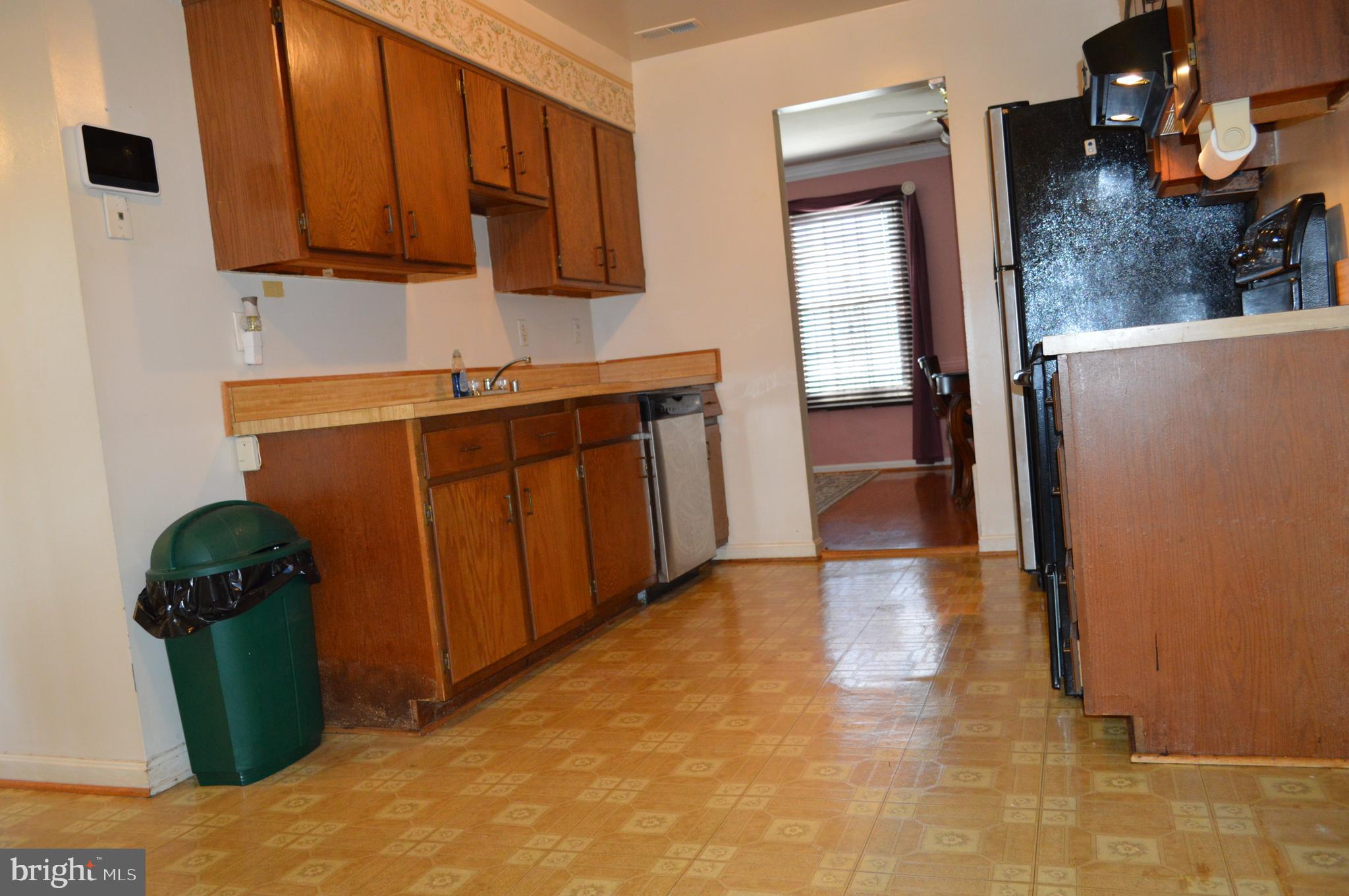 PARKWAY SQUARE - Residential