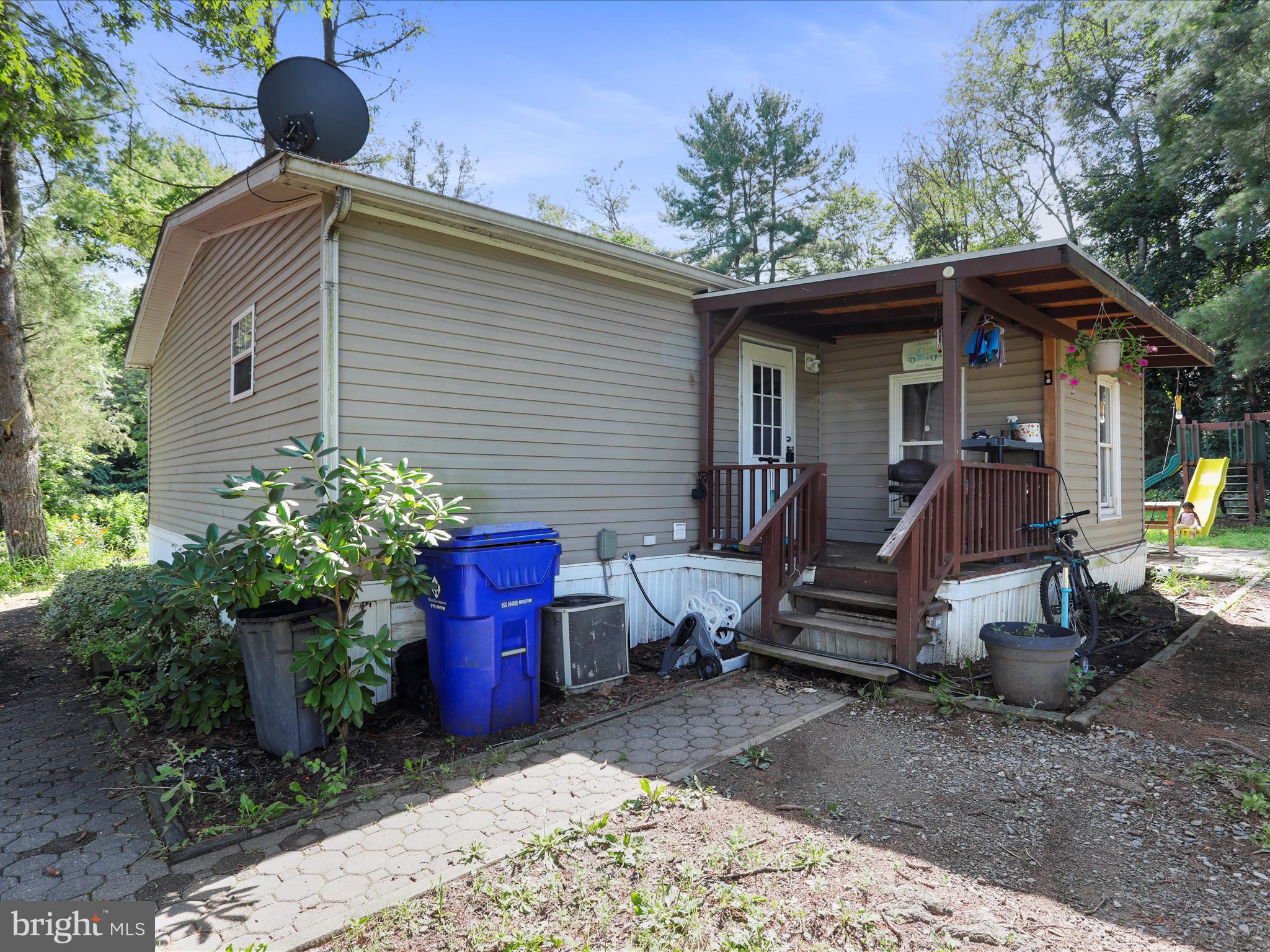 1685 LIBERTY DRIVE