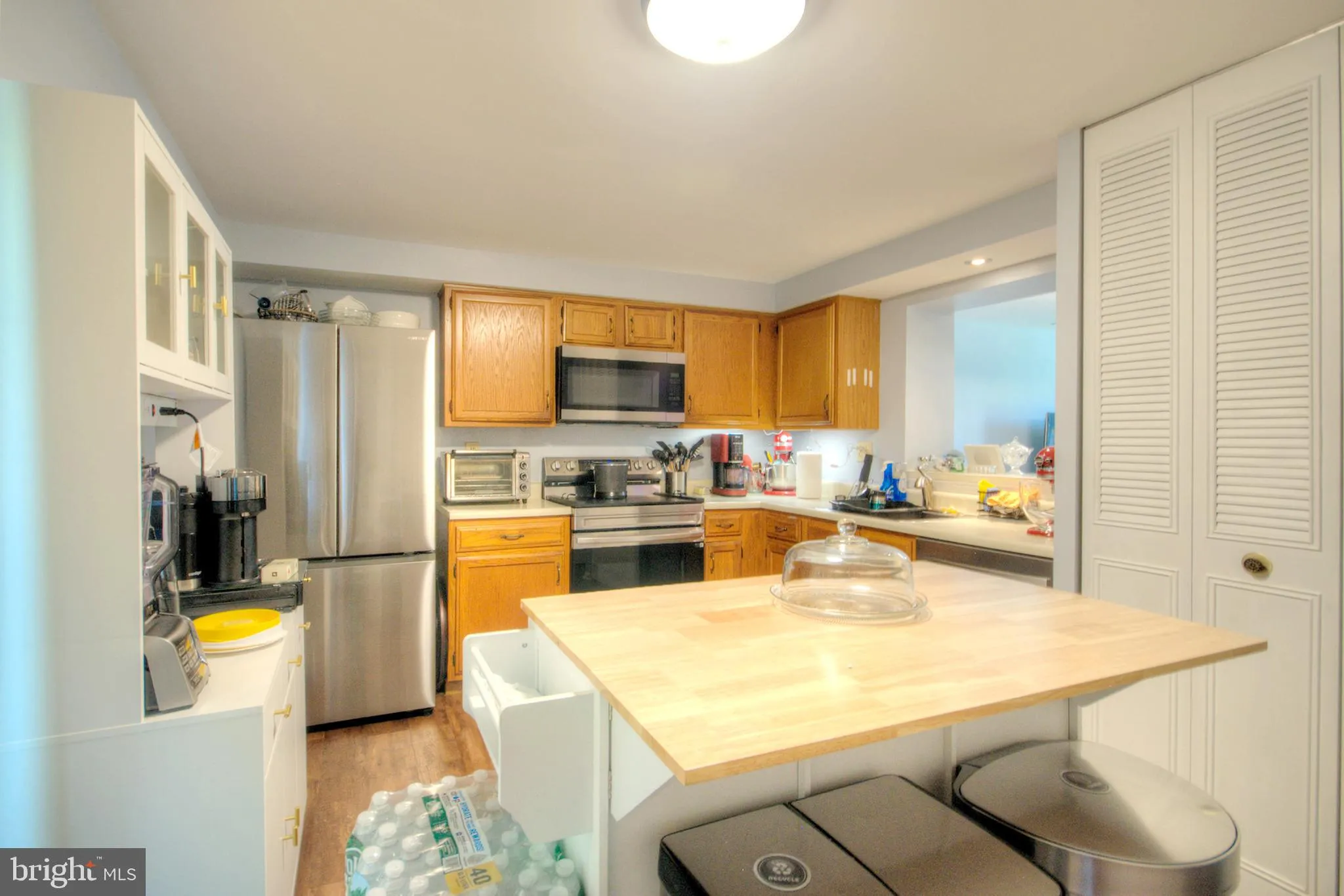 Sicklerville, New Jersey 08081, United States, 3 Bedrooms Bedrooms, ,2 BathroomsBathrooms,Residential,Pending,200873