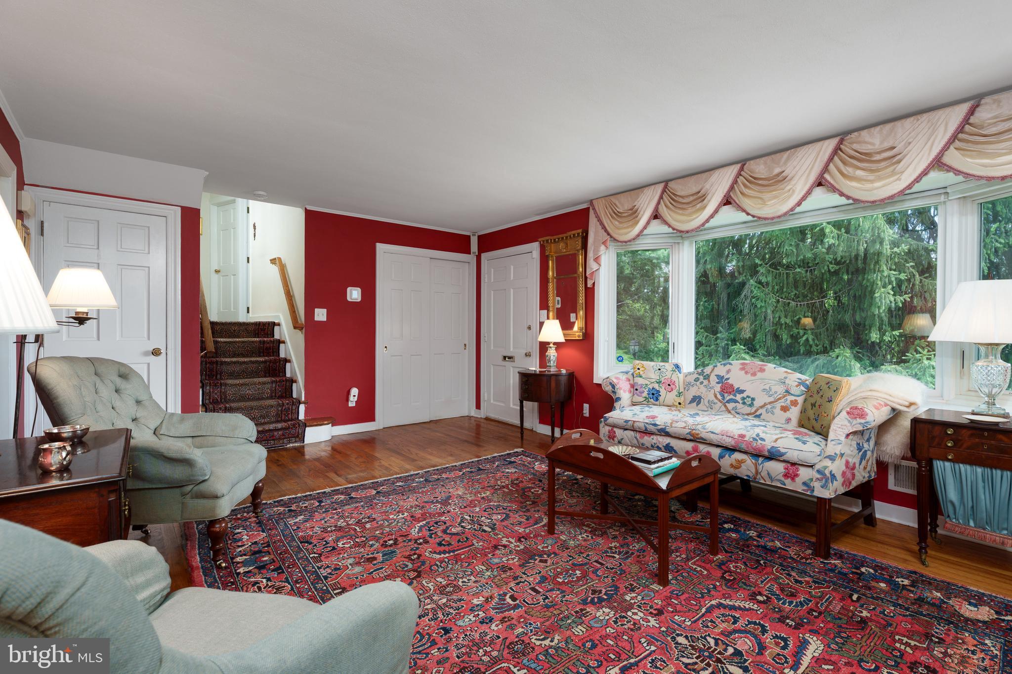 11 GRANDVIEW AVENUE