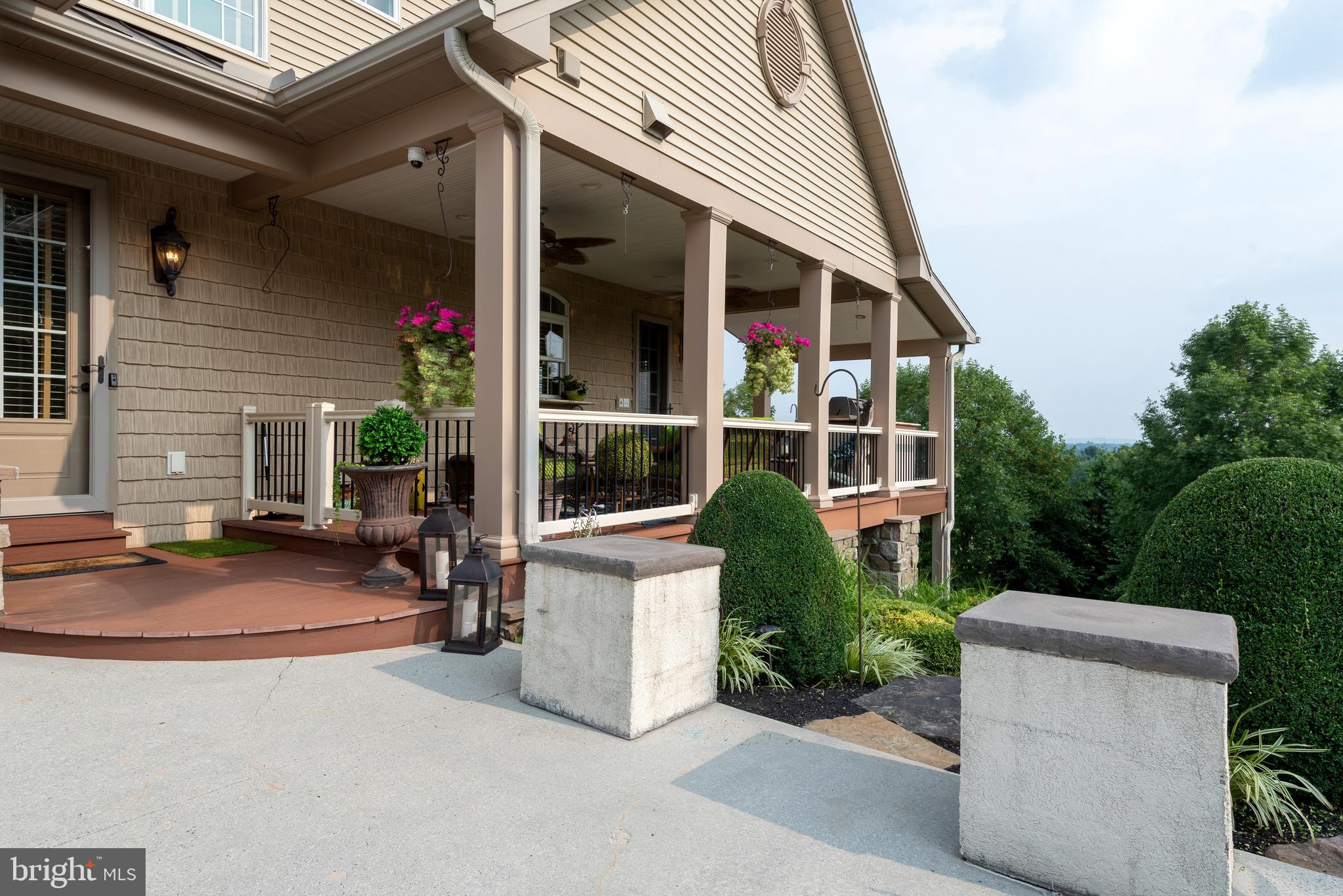 HAMPDEN SUMMIT - Residential