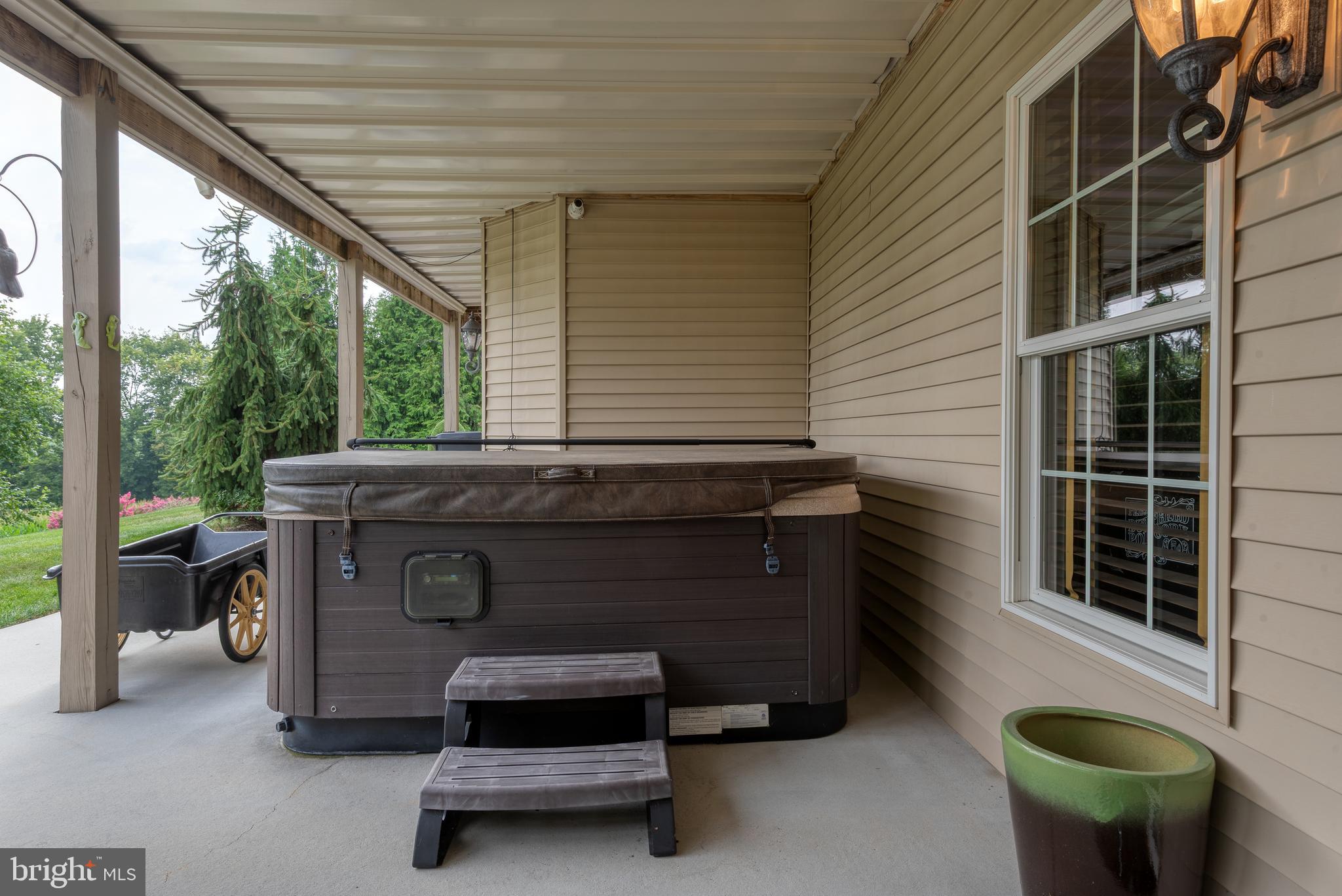 HAMPDEN SUMMIT - Residential