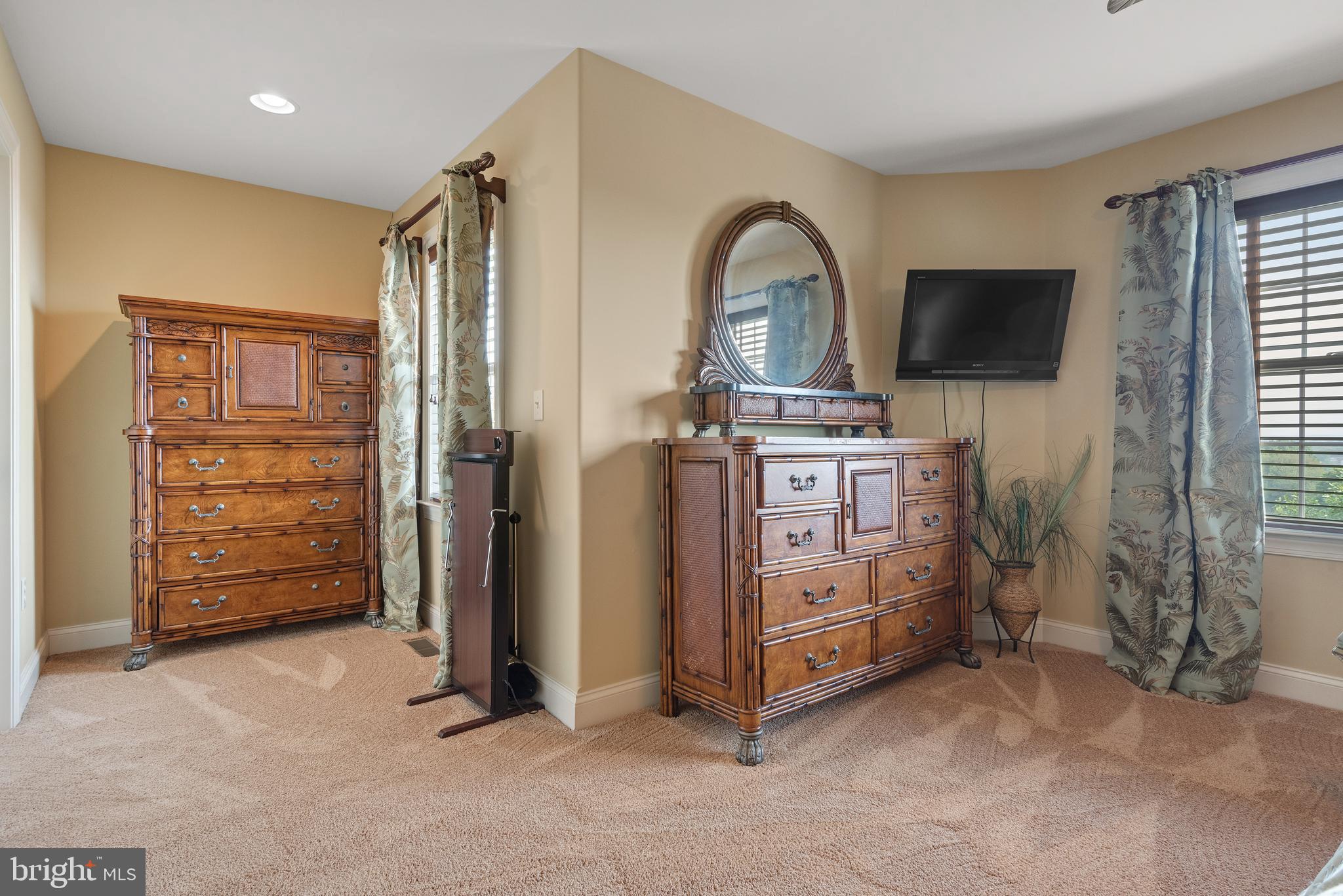 HAMPDEN SUMMIT - Residential