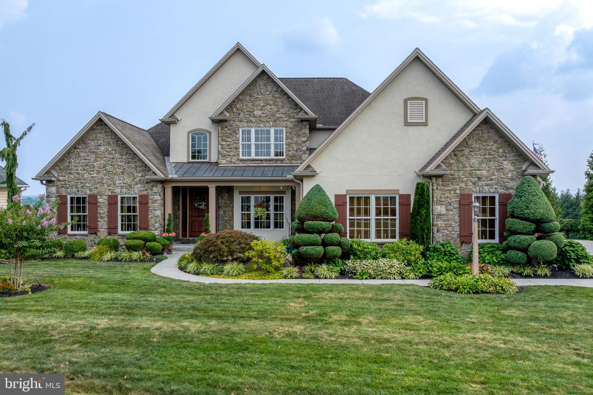 HAMPDEN SUMMIT - Residential