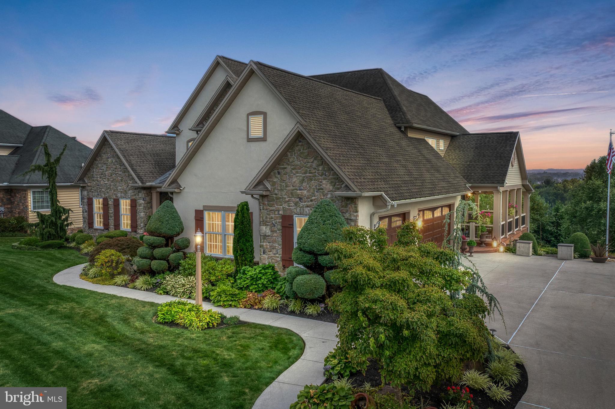 HAMPDEN SUMMIT - Residential