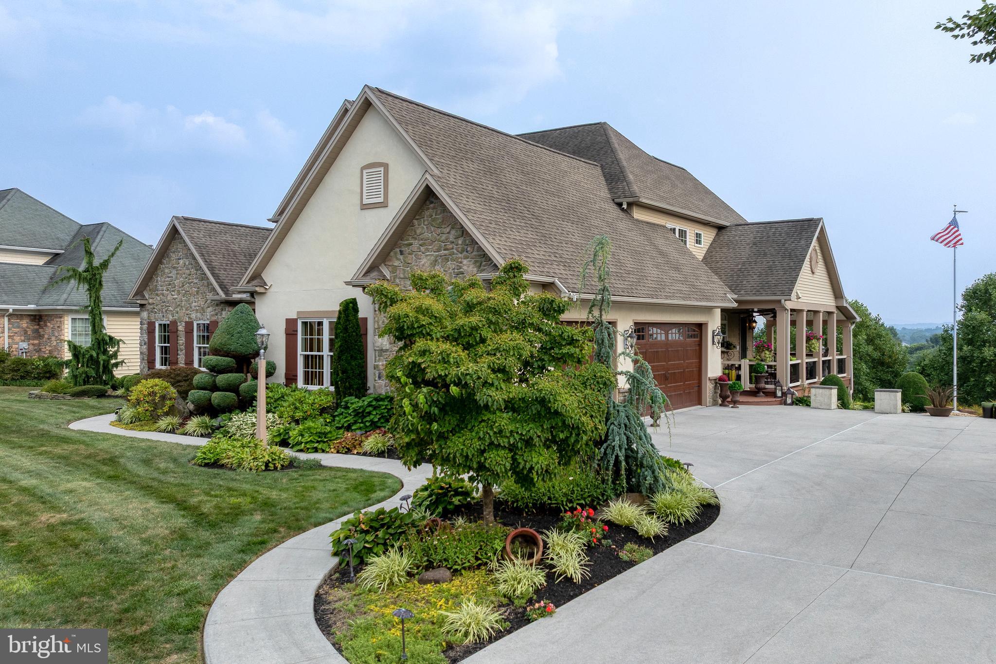 HAMPDEN SUMMIT - Residential